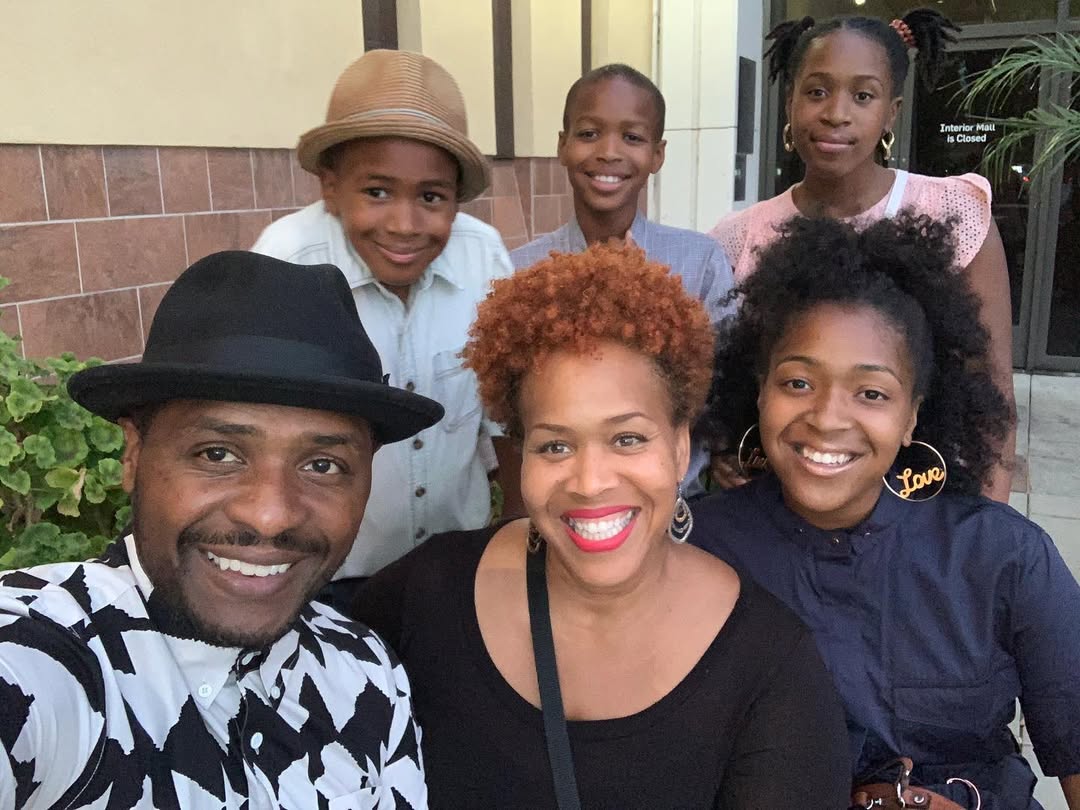 Teddy and Tina Campbell with four of their children, dated August 11, 2020 | Source: Instagram/teddyandtina