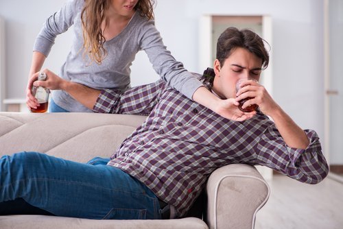 A man not willing to stop drinking. | Source: Shutterstock.