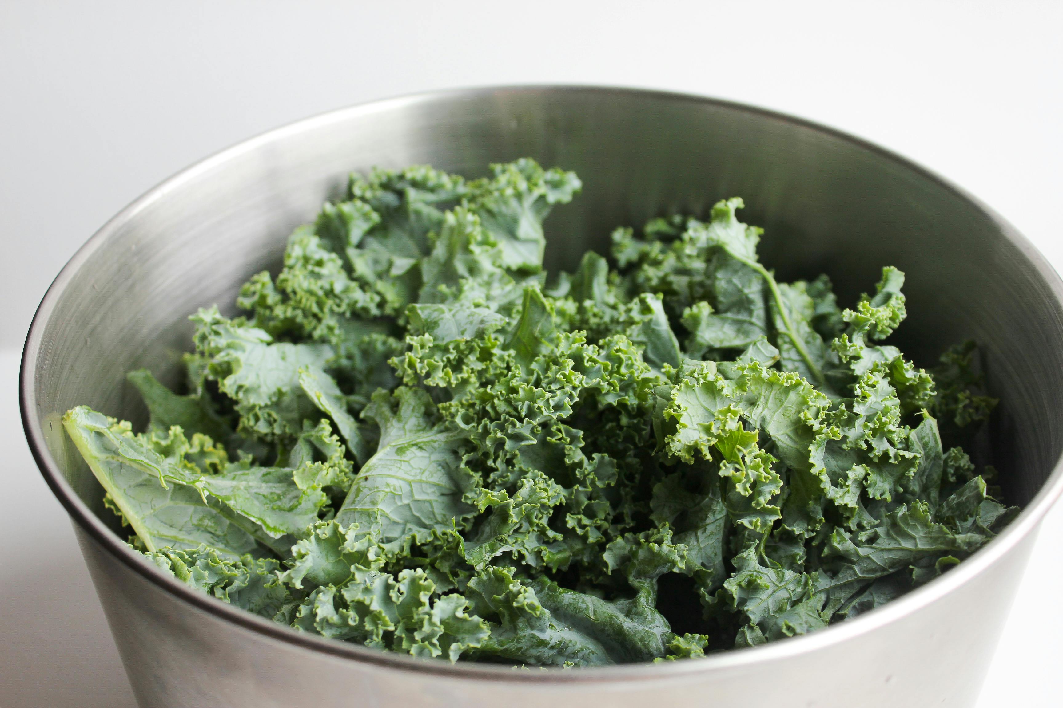 A bowl of kale. | Source: Pexels