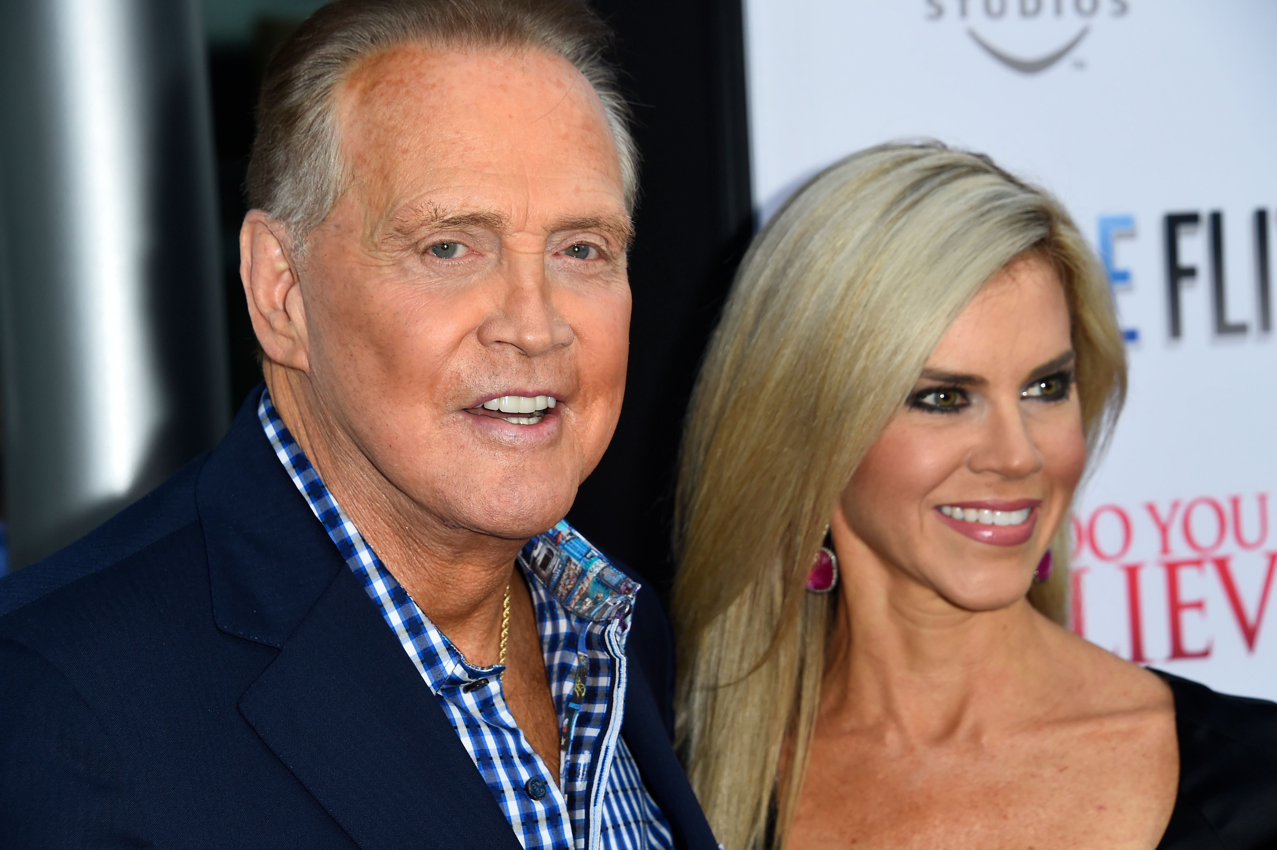 Lee Majors and his wife Faith Majors at the premiere of "Do You Believe?" on March 16, 2015, in California. | Source: Getty Images