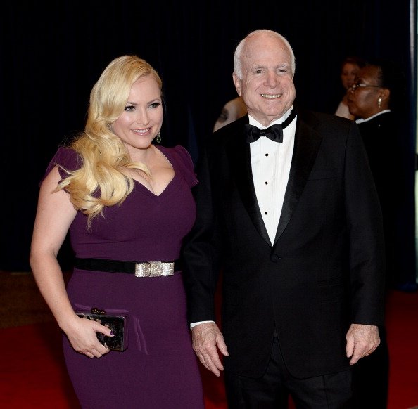 Meghan and Senator John McCain at the Hilton on May 3, 2014 in Washington, DC. | Photo: Getty Images