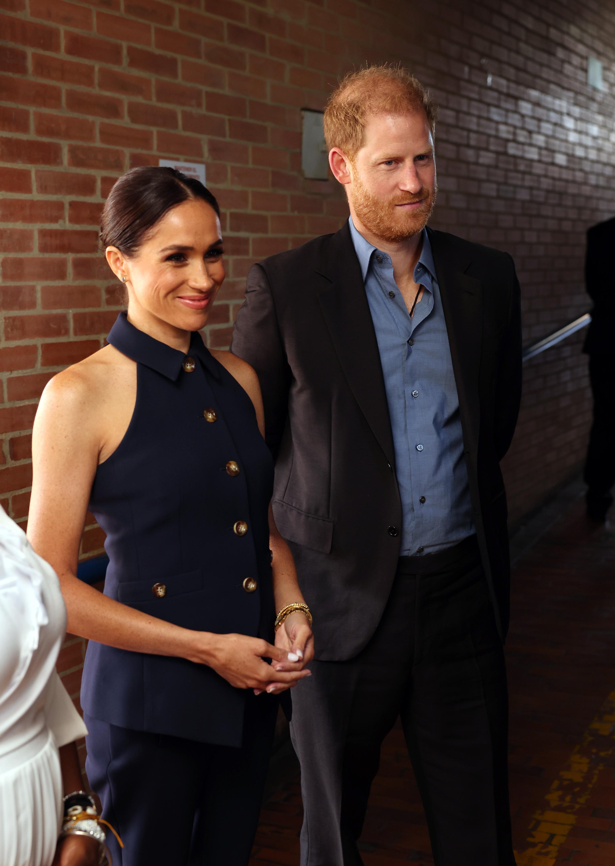 The Duchess and Duke of Sussex visiting a local charter school in Bogotá during their Colombia tour on August 15, 202. | Source: Getty Images