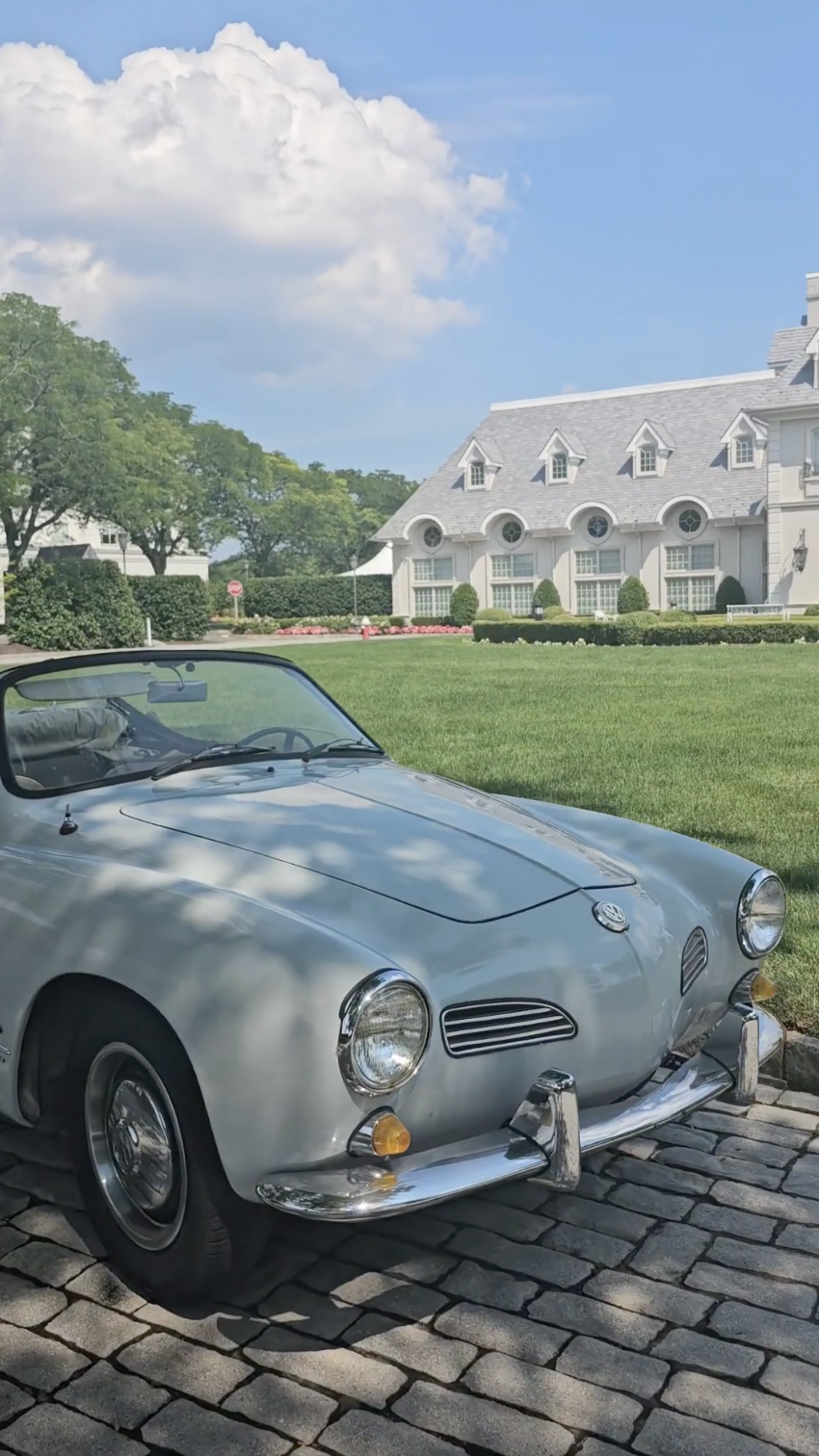 A view of the venue and car at Victoria Schultz and Jon Runyan Jr.'s wedding, posted on July 9, 2024 | Source: Instagram/Xtraordinaryevents