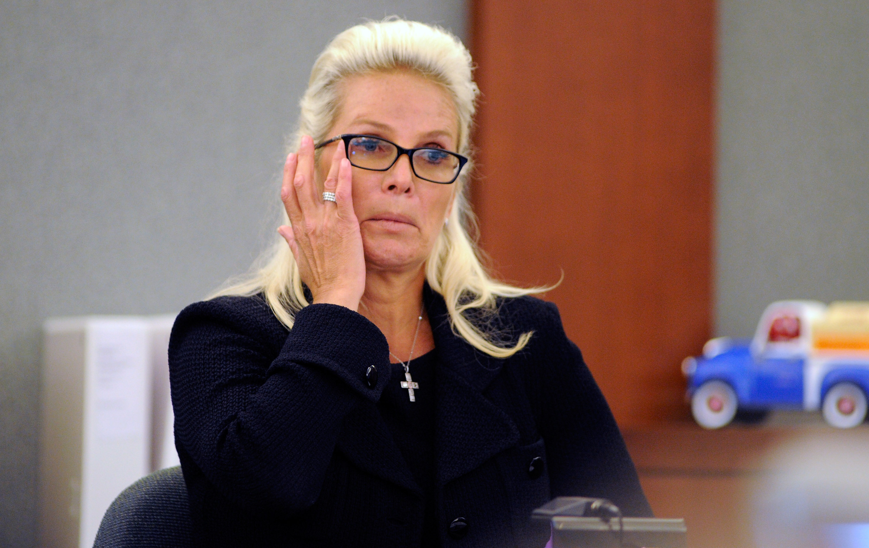 Kathleen McCrone Newton testifies on the witness stand during a court hearing at the Clark County Regional Justice Center on August 1, 2012 in Las Vegas, Nevada. | Source: Getty Images