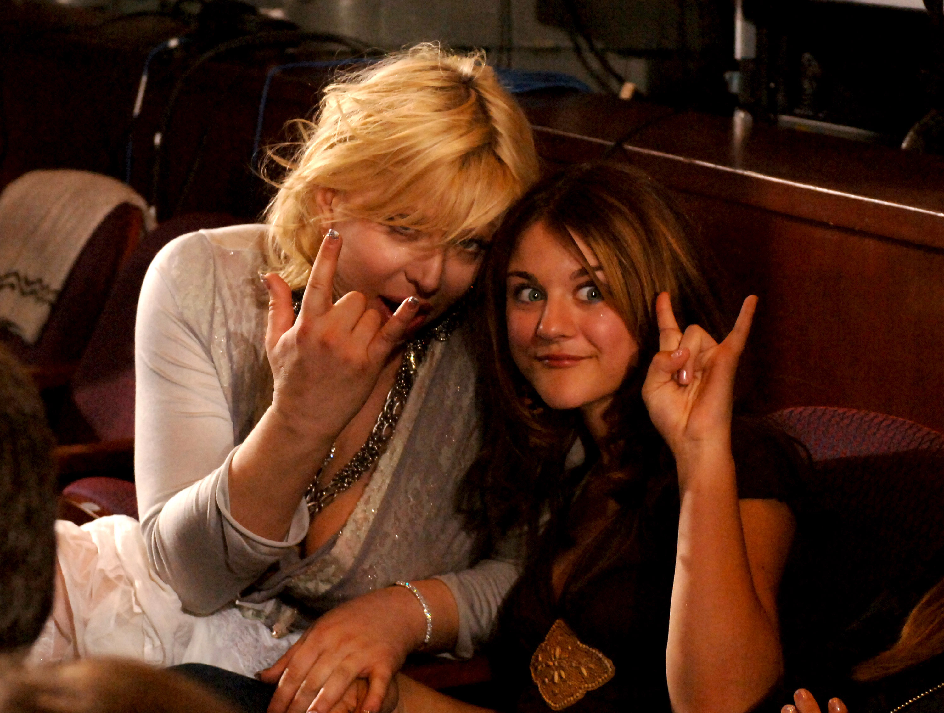 Courtney Love and Frances Bean Cobain at the "American Idol" Season 4 finale on May 25, 2005, in Los Angeles, California | Source: Getty Images