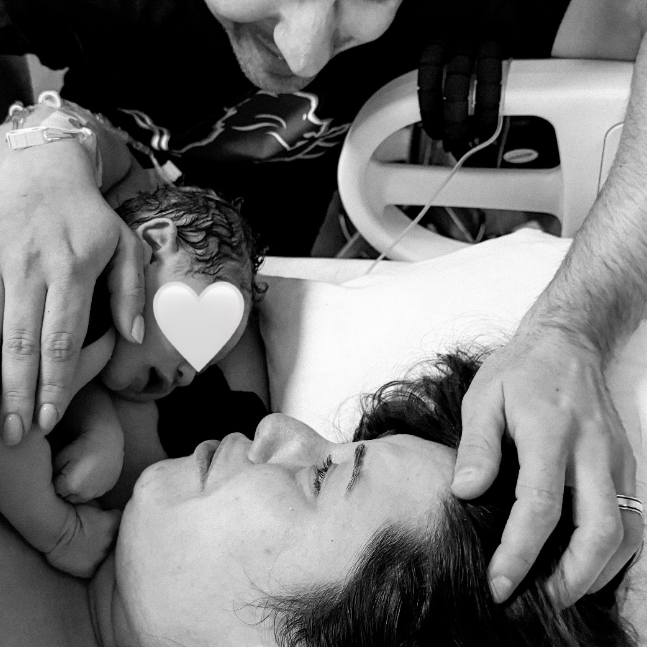 Alaina Scott, Matt Mueler, and their daughter on a photo dated April 21, 2026 | Source: Instagram/alainamariescott