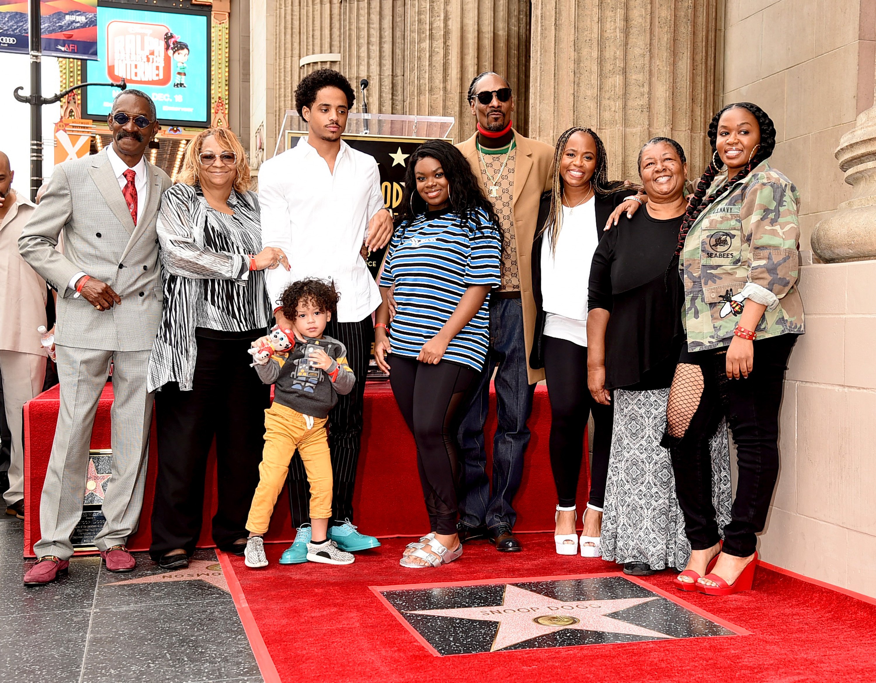 Snoop Dogg, with his family, receiving a star on The Hollywood Walk of Fame on November 19, 2018 in Los Angeles, California. | Photo: Getty Images