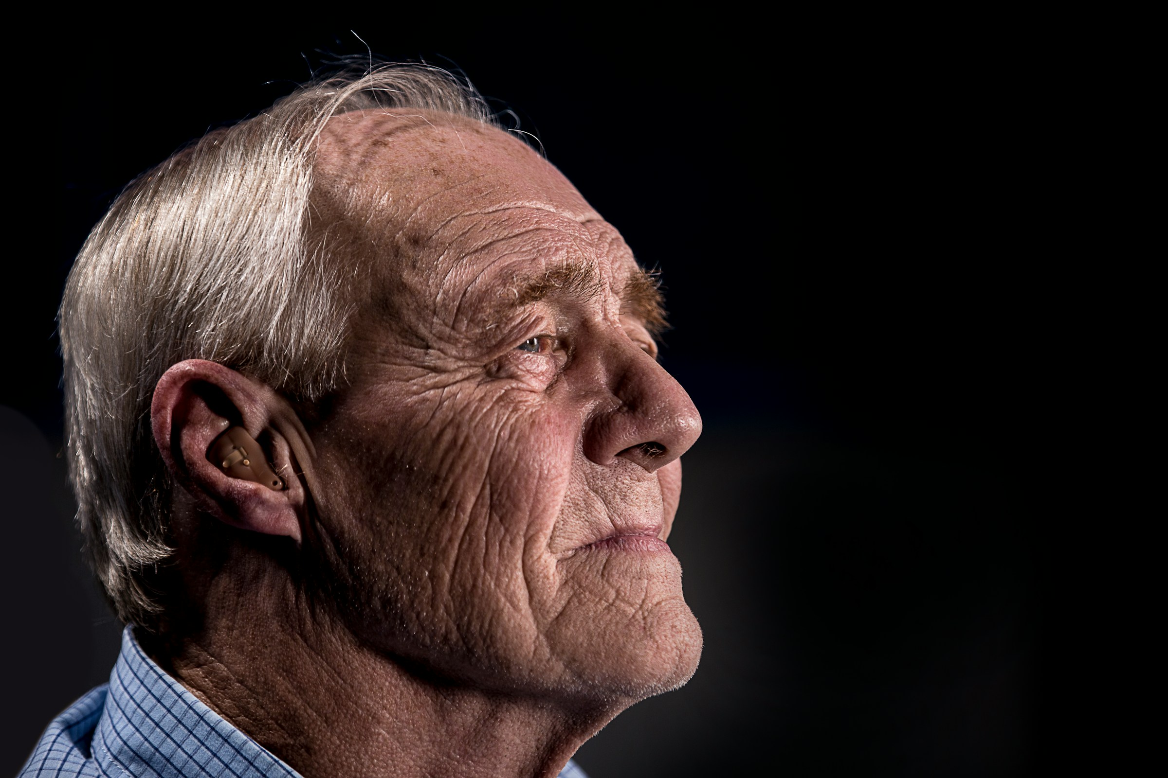 A side profile of an old man | Source: Unsplash