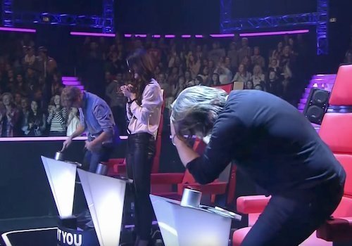 The Voice judges brought to their feet by Laura's performance| Screenshot: Youtube
