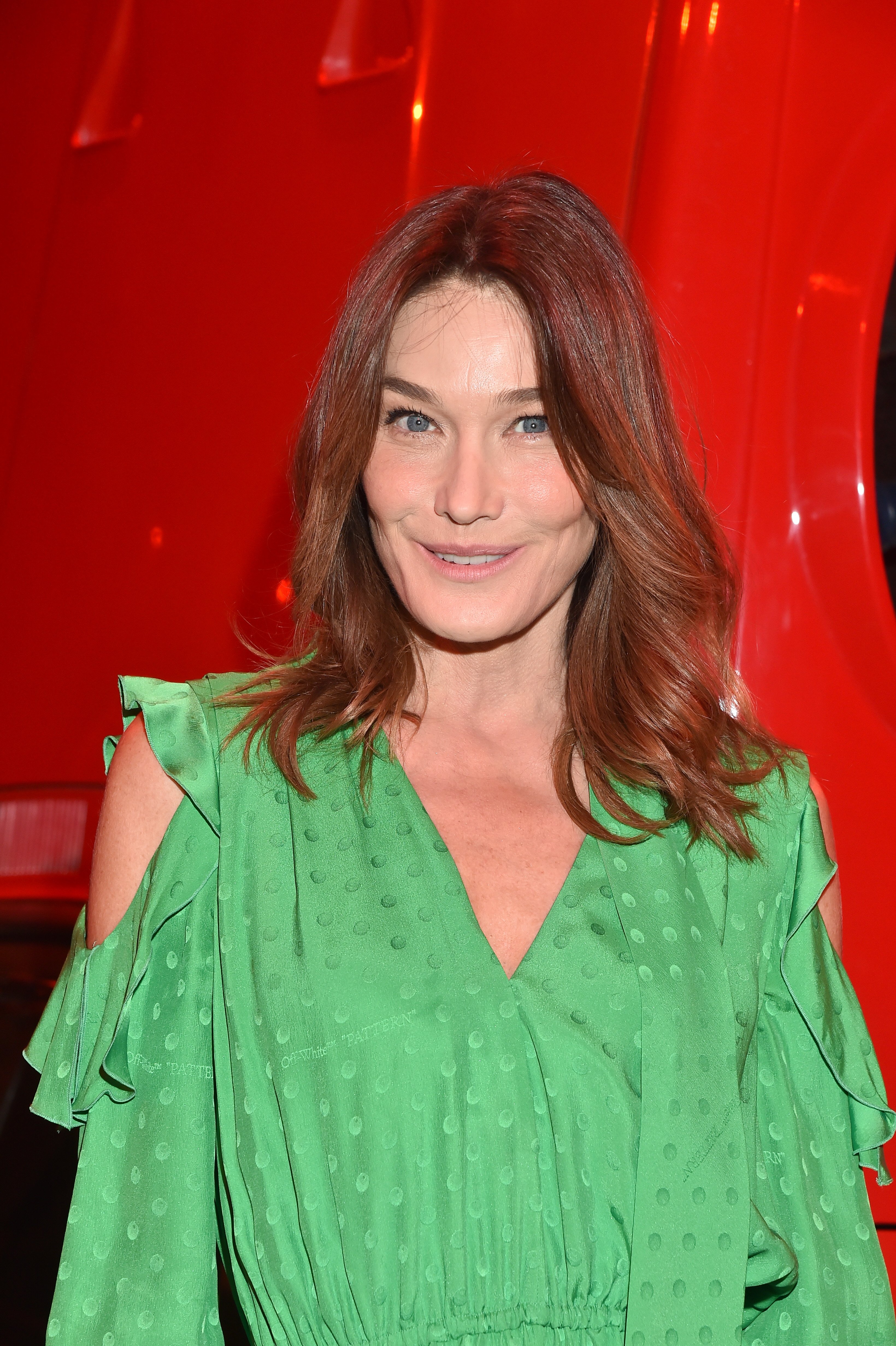 Carla Bruni attends the Off-White show at the Paris Fashion Week Womenswear Fall/Winter 2020/2021 on February 27, 2020 in Paris, France. | Photo: Getty Images