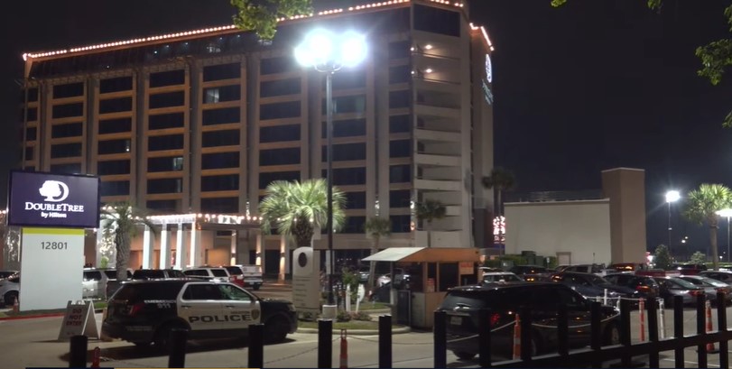Streetview if the Double Tree by Hilton hotel in Houston where 8-year-old Aliyah Jaico drowned | Source: YouTube/FOX 26 Houston