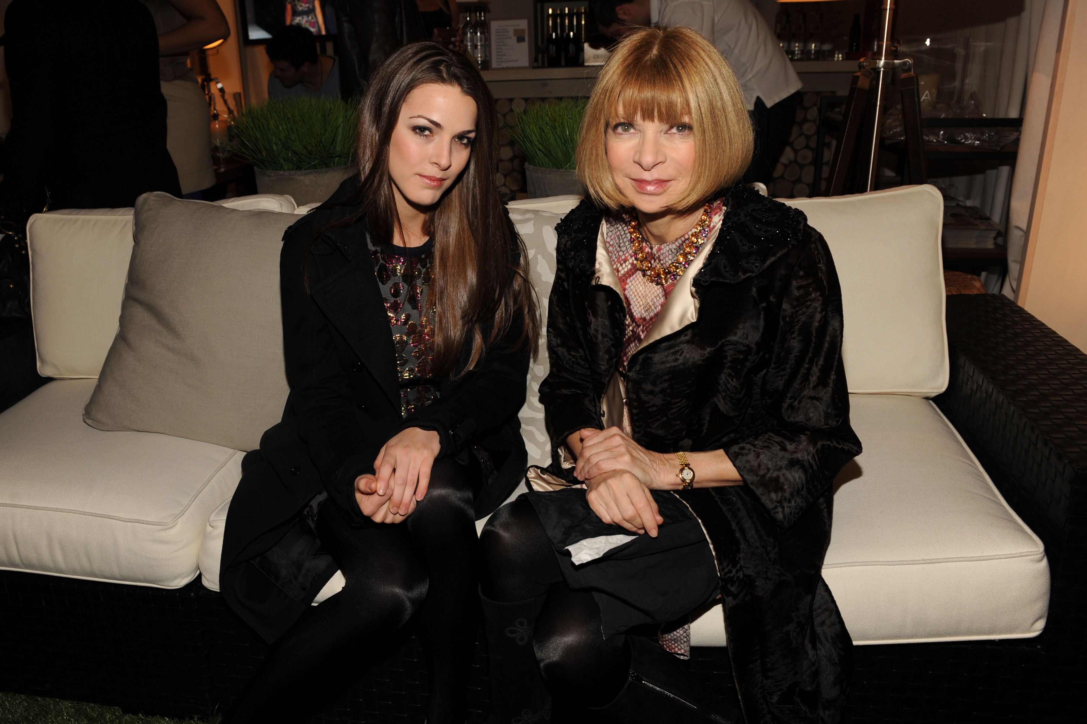Bee Shaffer and Anna Wintour attend WILLIAM RAST Fall Collection on February 16, 2009, in New York City. | Source: Getty Images