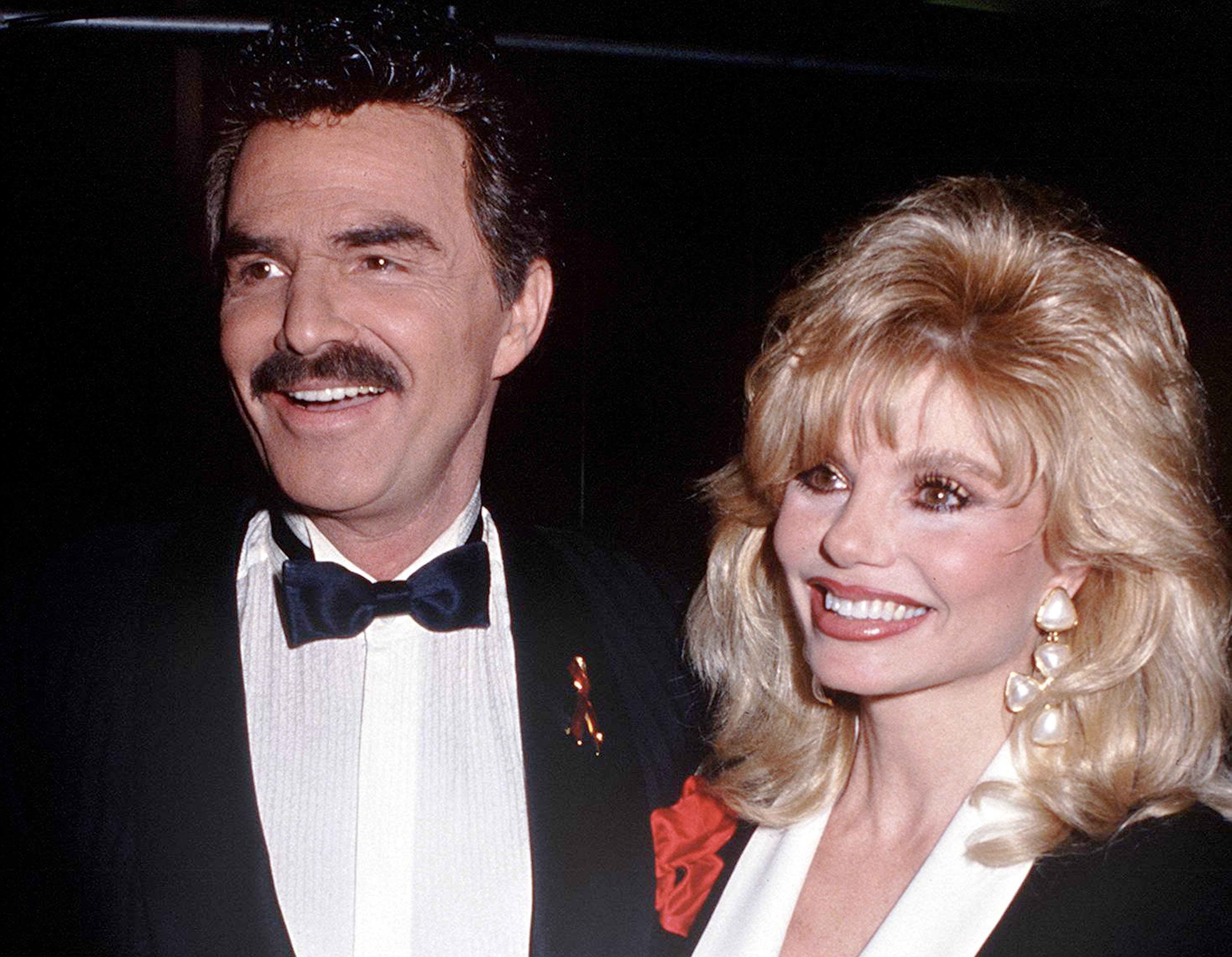 Burt Reynolds y Loni Anderson en 1992. | Foto: Getty Images 