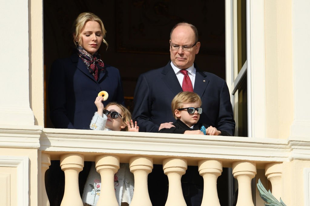  La princesse Charlène de Monaco, son mari le prince Albert II et leurs enfants, Jacques et Gabriella | source : Getty Images