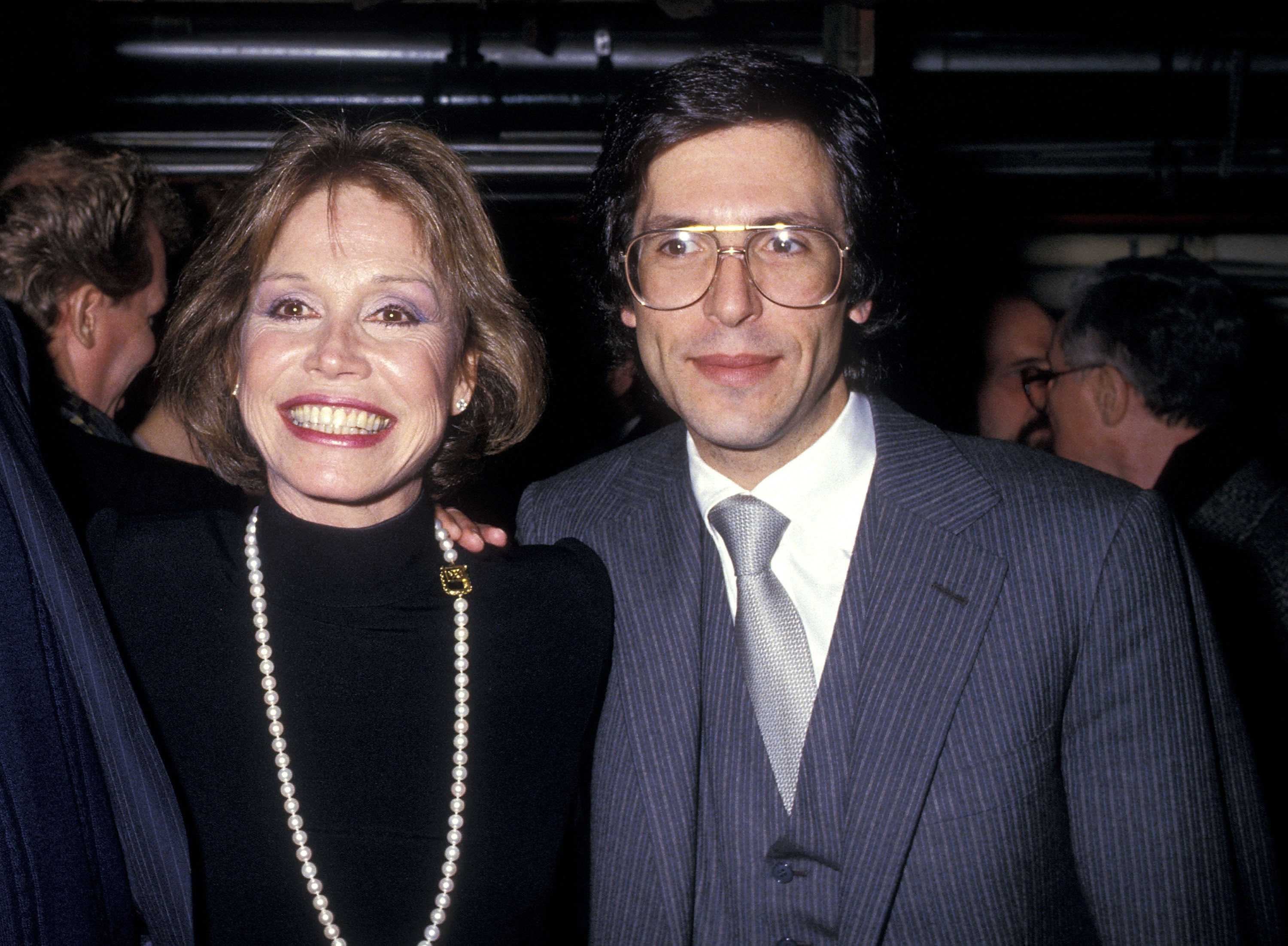 Dr. Robert Levine and Mary Tyler Moore at the 'Sweet Sue' Opening Night Performance on January 8, 1987 at the Music Box Theatre in New York City | Source: Getty Images