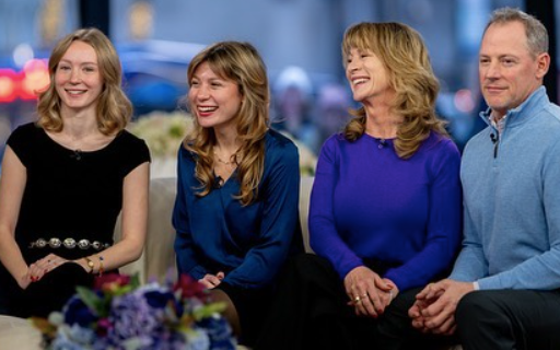 Julie and Scott with their daughters, Rachel and Caroline on the Today show | Source: Instagram.com/gachelraede