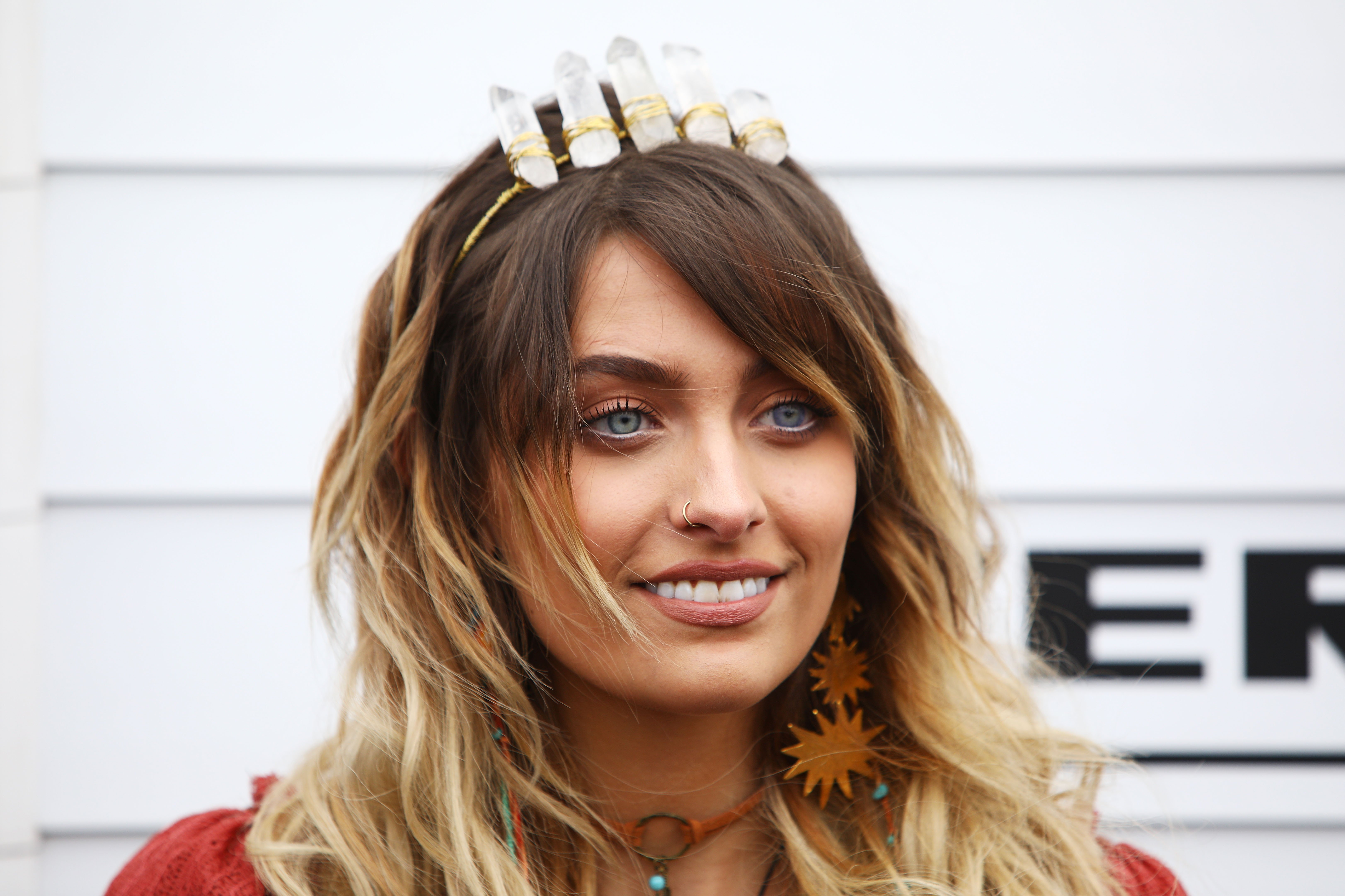 Paris Jackson poses at the Myer Marquee on Emirates Melbourne Cup Day at Flemington Racecourse on November 7, 2017, in Melbourne, Australia. | Source: Getty Images.