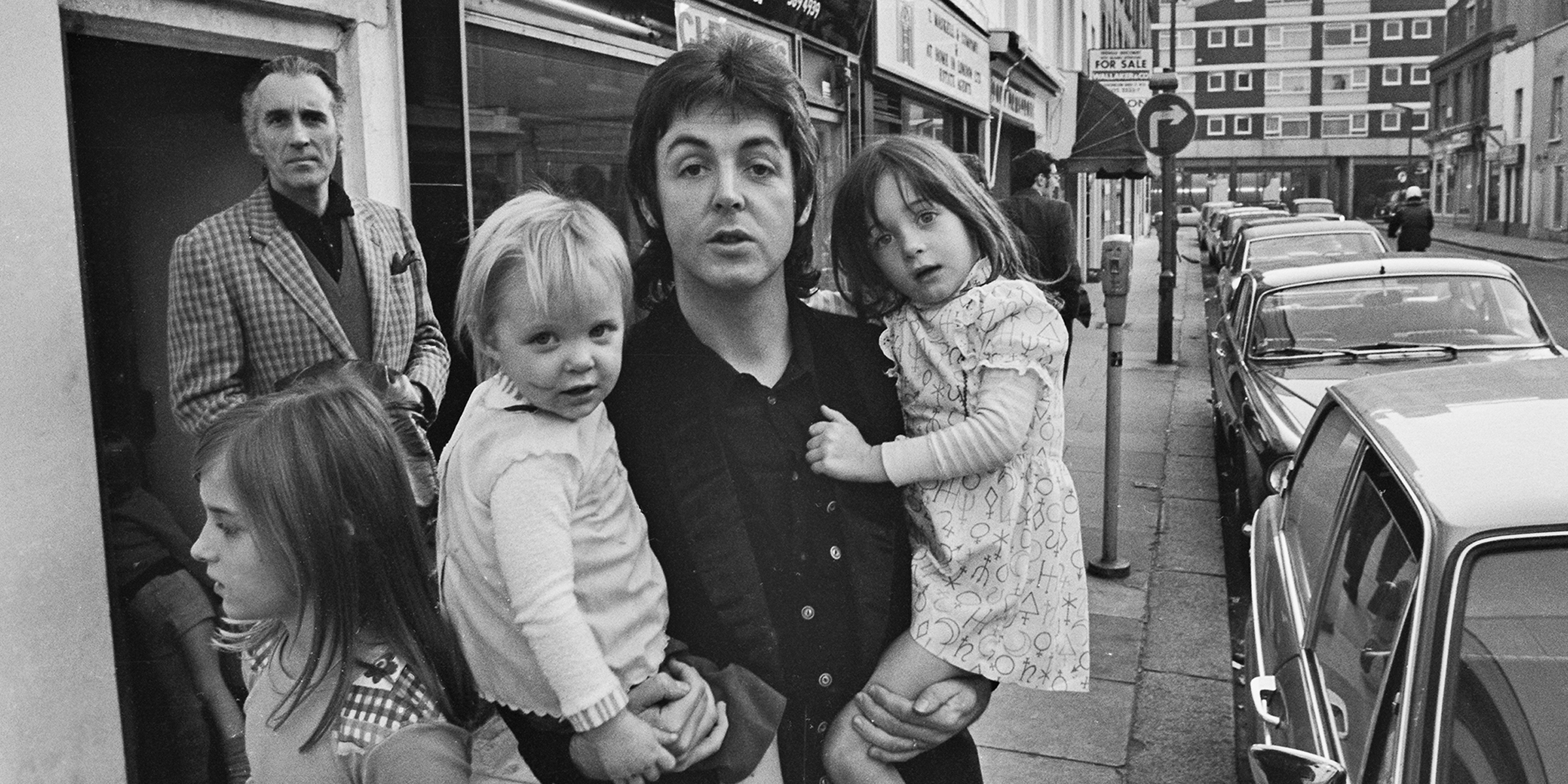 Paul McCartney avec ses enfants Heather, Mary et Stella McCartney | Source : Getty Images