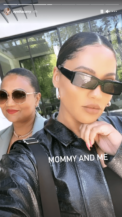 Screenshot of photo of Ayesha Curry and Carol Alexander. | Source: Instagram/ayeshacurry