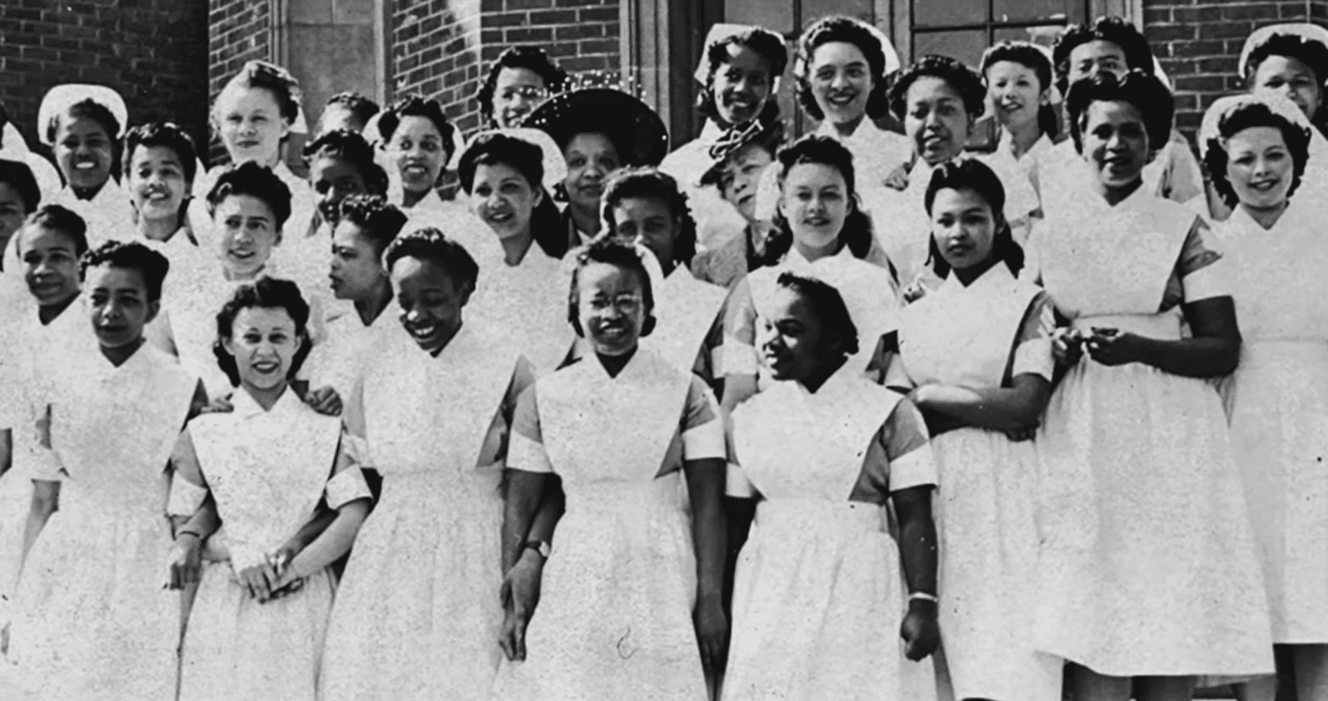 A group photo of nurses serving in the military | Source: youtube.com/HECBooks