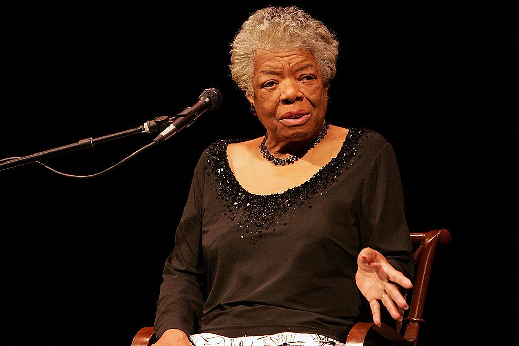 Dr. Maya Angelou speaks to a sold out crowd at the Paramount Theater on April 25, 2009. | Photo: Getty Images