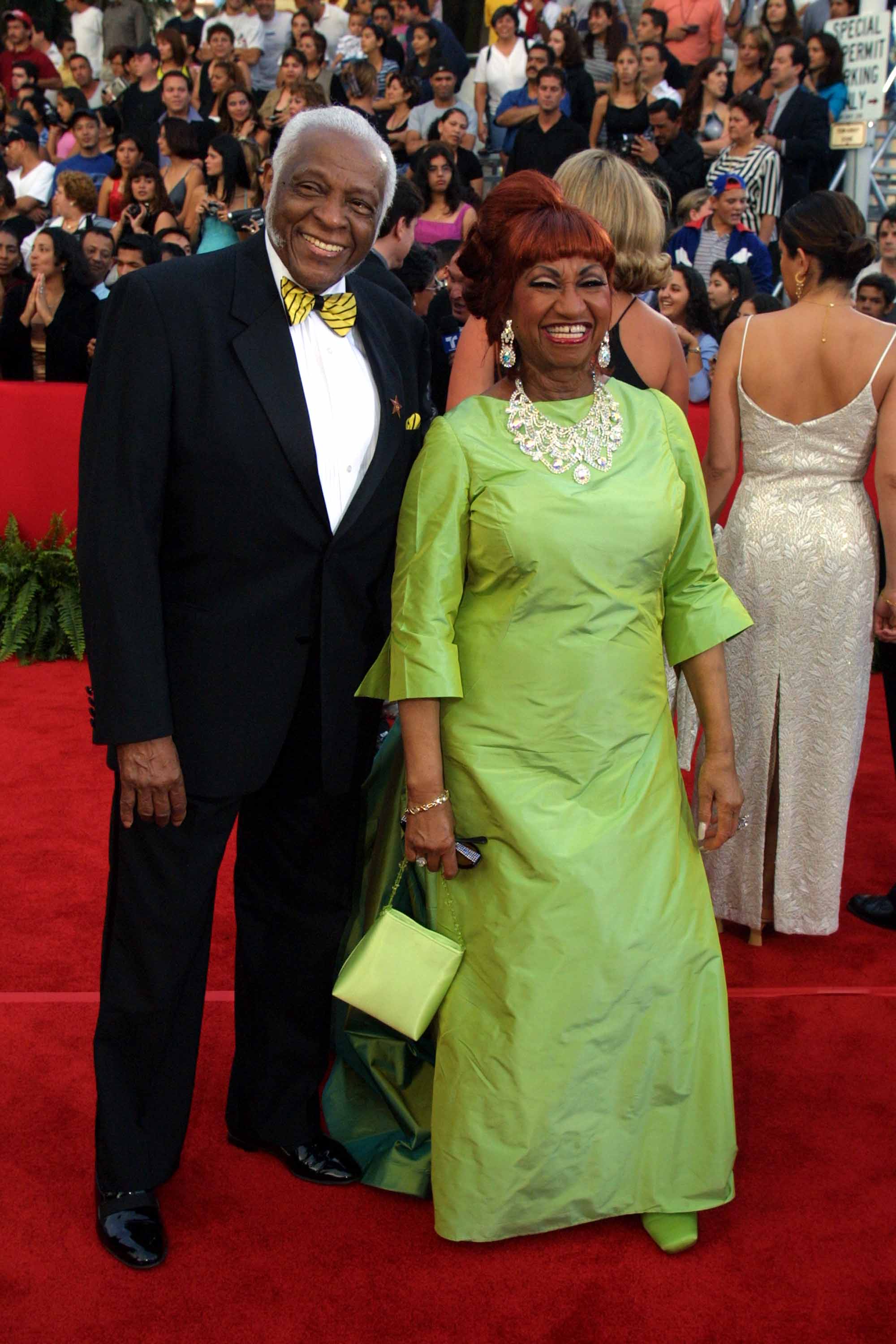 Celia Cruz y Pedro Knight asisten a los Premios Billboard de la Música Latina en abril de 2001 en Miami Beach, Florida || Fuente: Getty Images Celia Cruz y Pedro Knight asisten a los Premios Billboard de la Música Latina en abril de 2001 en Miami Beach, Florida || Fuente: Getty Images