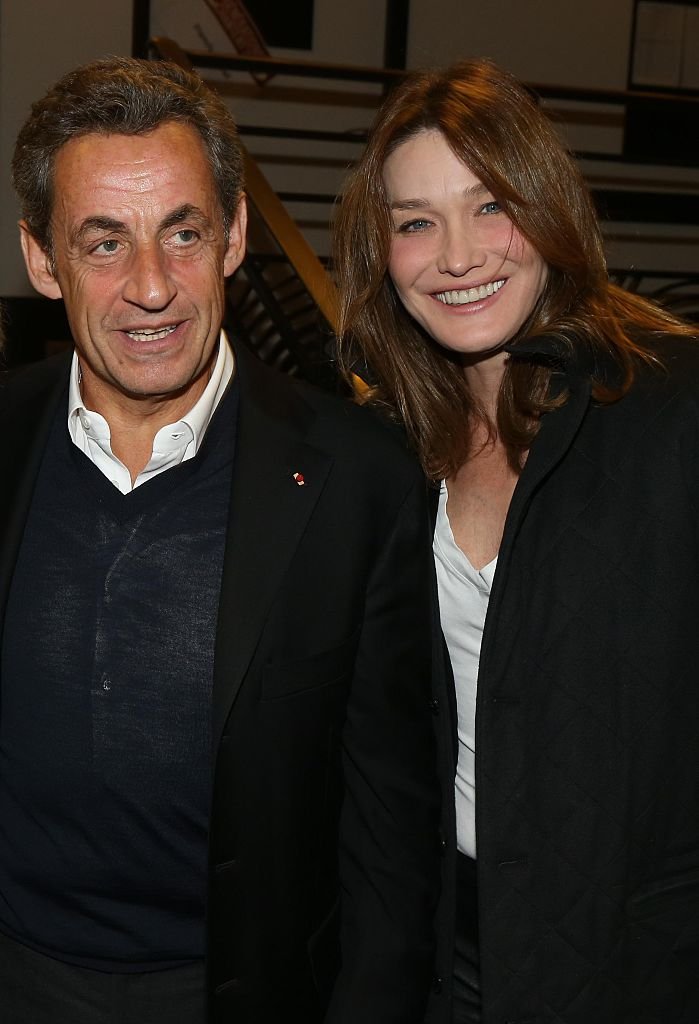 Nicolas Sarkozy et Carla Bruni Sarkozy assistent au 10e Gala de charité contre la maladie d'Alzheimer à L'Olympia de Paris | photo : Getty Images