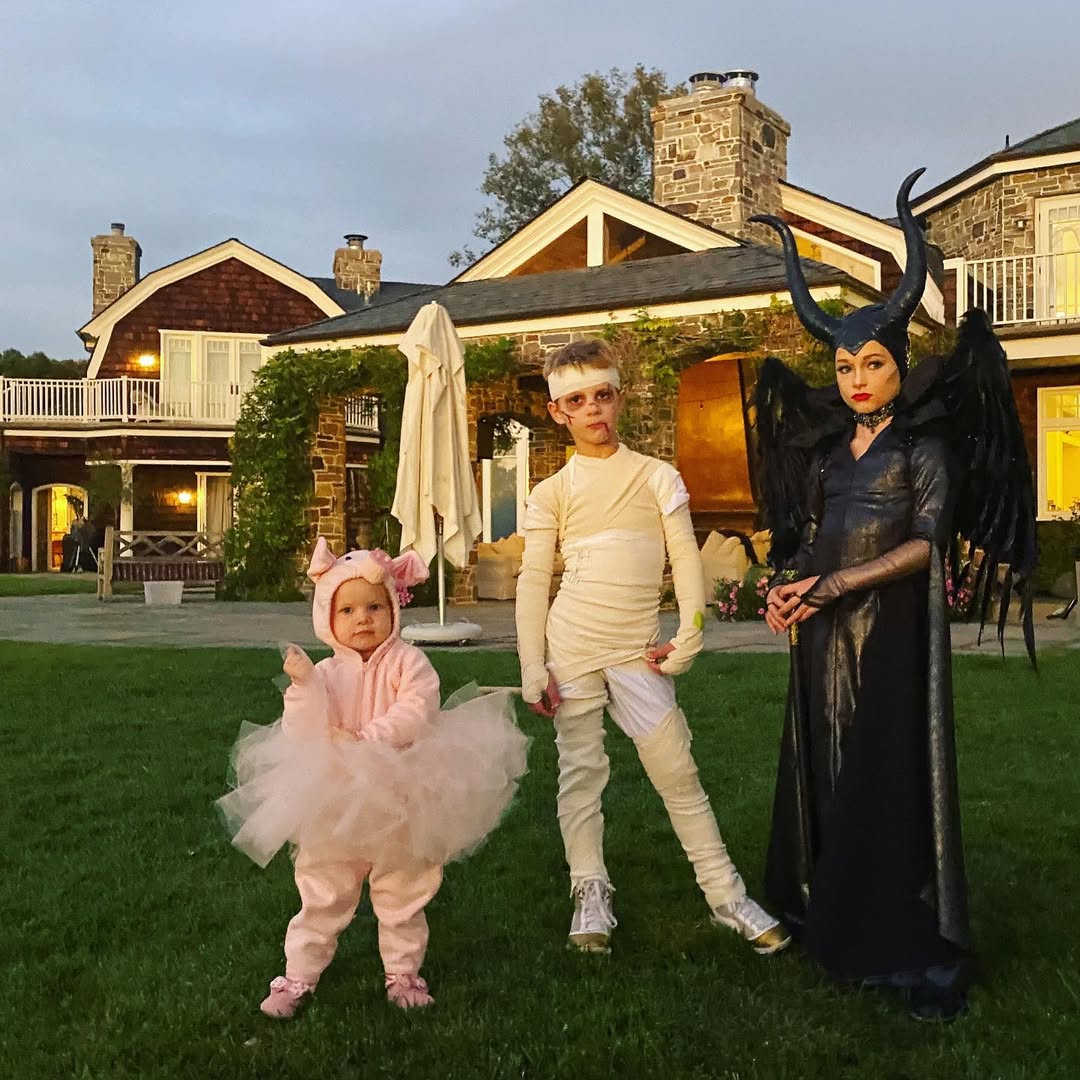 Jessica Simpson's children from a post dated November 1, 2020. | Source: Instagram/jessicasimpson