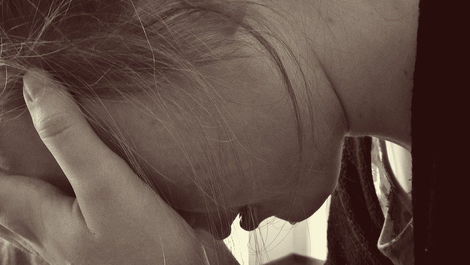 Mujer llorando/ Imagen tomada de: Pixabay