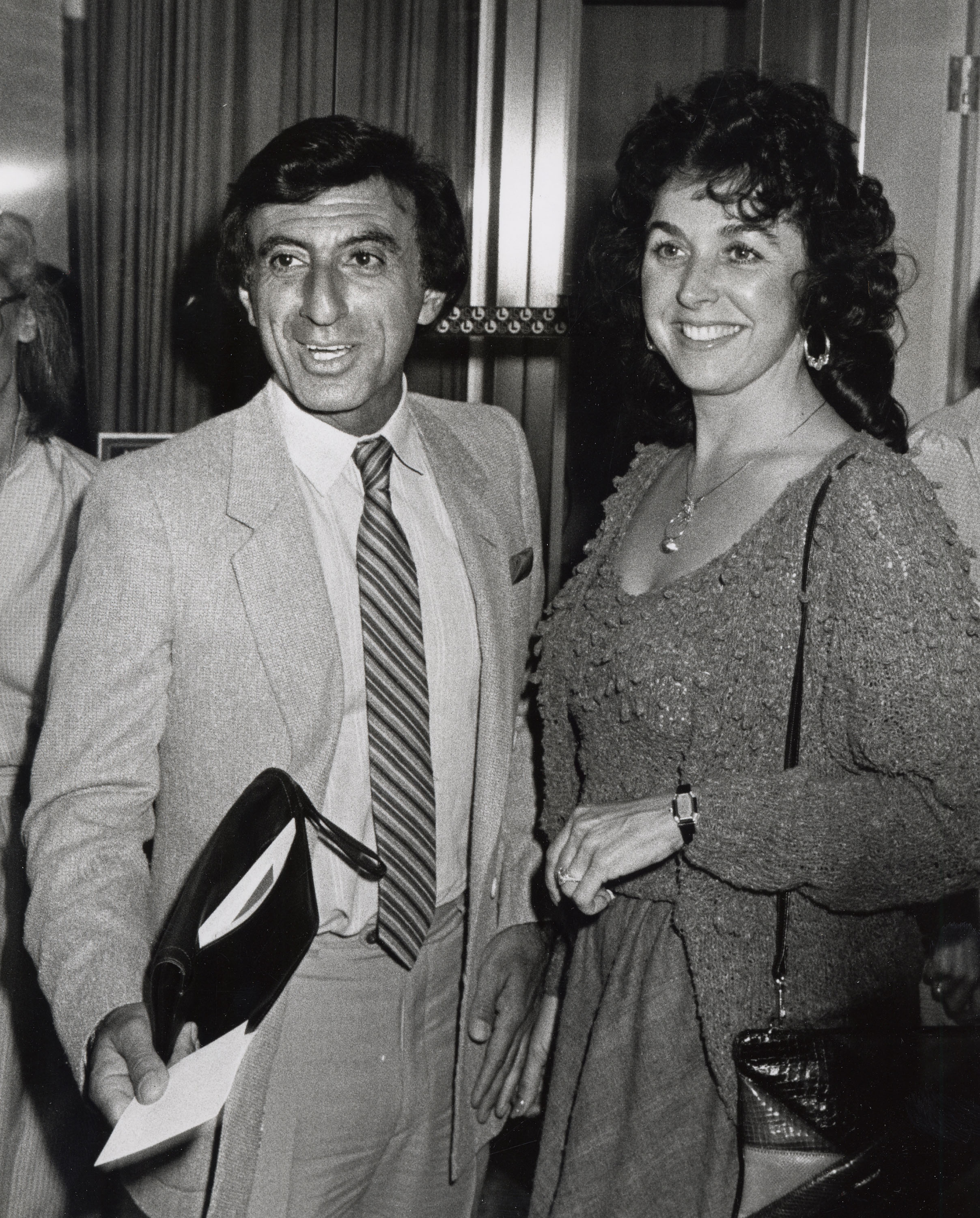 Actor Jamie Farr and wife Joy Ann Richards at the premiere of The Four Seasons on May 21, 1981 at Loew's Tower East Theater in New York City. | Source: Getty Images