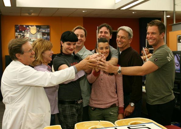 Cast of "NCIS" attend the NCIS 100th Episode celebration at the Valencia Studios on September 4, 2007 | Photo: Getty Images 