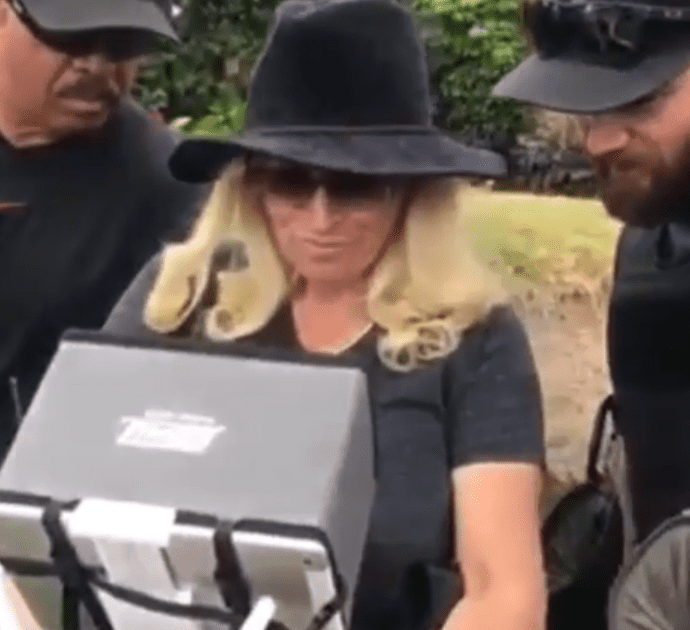 Beth Chapman flies a drone in the first two episodes of "Dog's Most Wanted" | Instagram: @kylexsteven