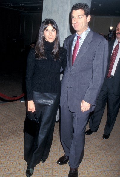 Jami Gertz and husband Tony Ressler attend the Third Annual Tourette Syndome Association Awards Dinner to Honor John Lithgow and Susan Conner on February 10, 2000 at the Regent Beverly Wilshire Hotel in Beverly Hills, California.|Photo: Getty Images