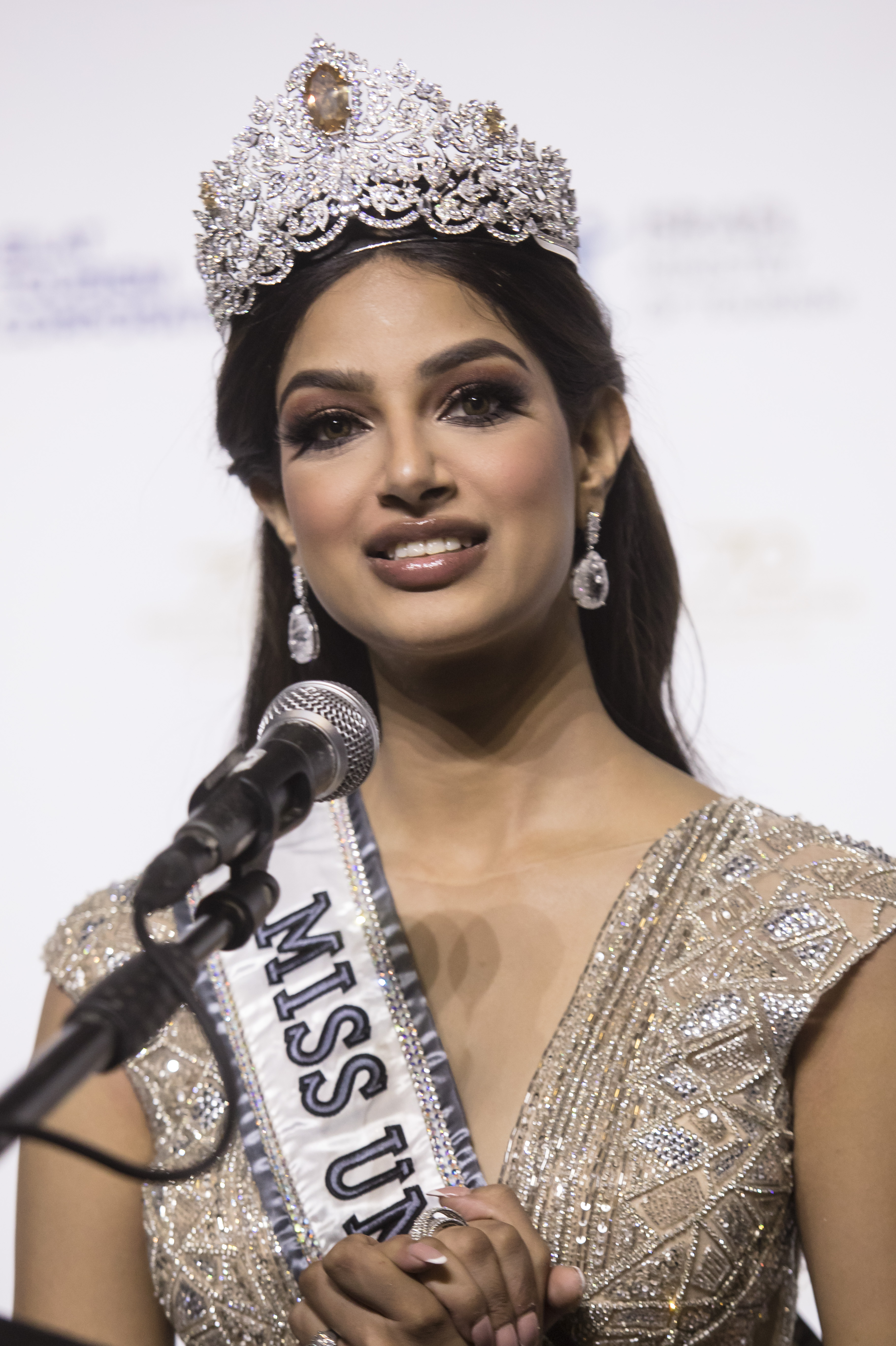 Harnaaz Sandhu speaks to the press after the 70th Miss Universe competition on December 12, 2021, in Eilat, Israel | Source: Getty Images