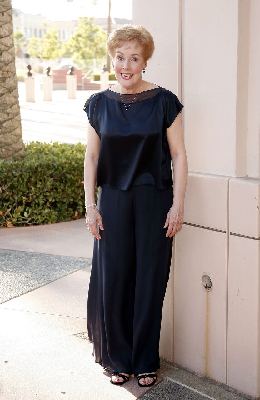 Georgia Engel smiles at an event in a black gown. | Source: Getty Images