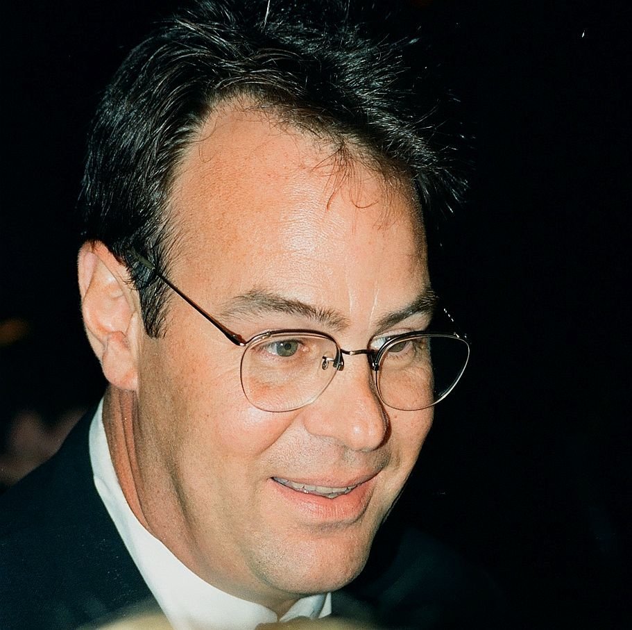 Dan Ackroyd during the 1996 Bill Clinton fund raiser. | Source: Wikimedia Commons