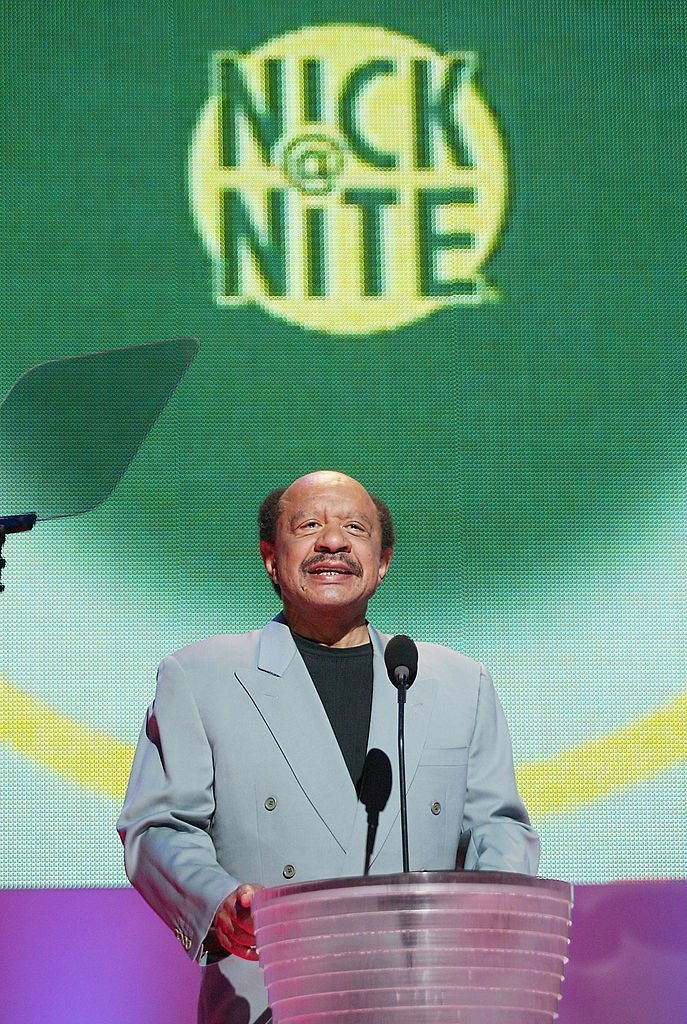 Actor Sherman Helmsley speaks at the MTV Networks Upfront 2003 presentation to advertisers at the Theatre at Madison Square Garden | Photo: Getty Images