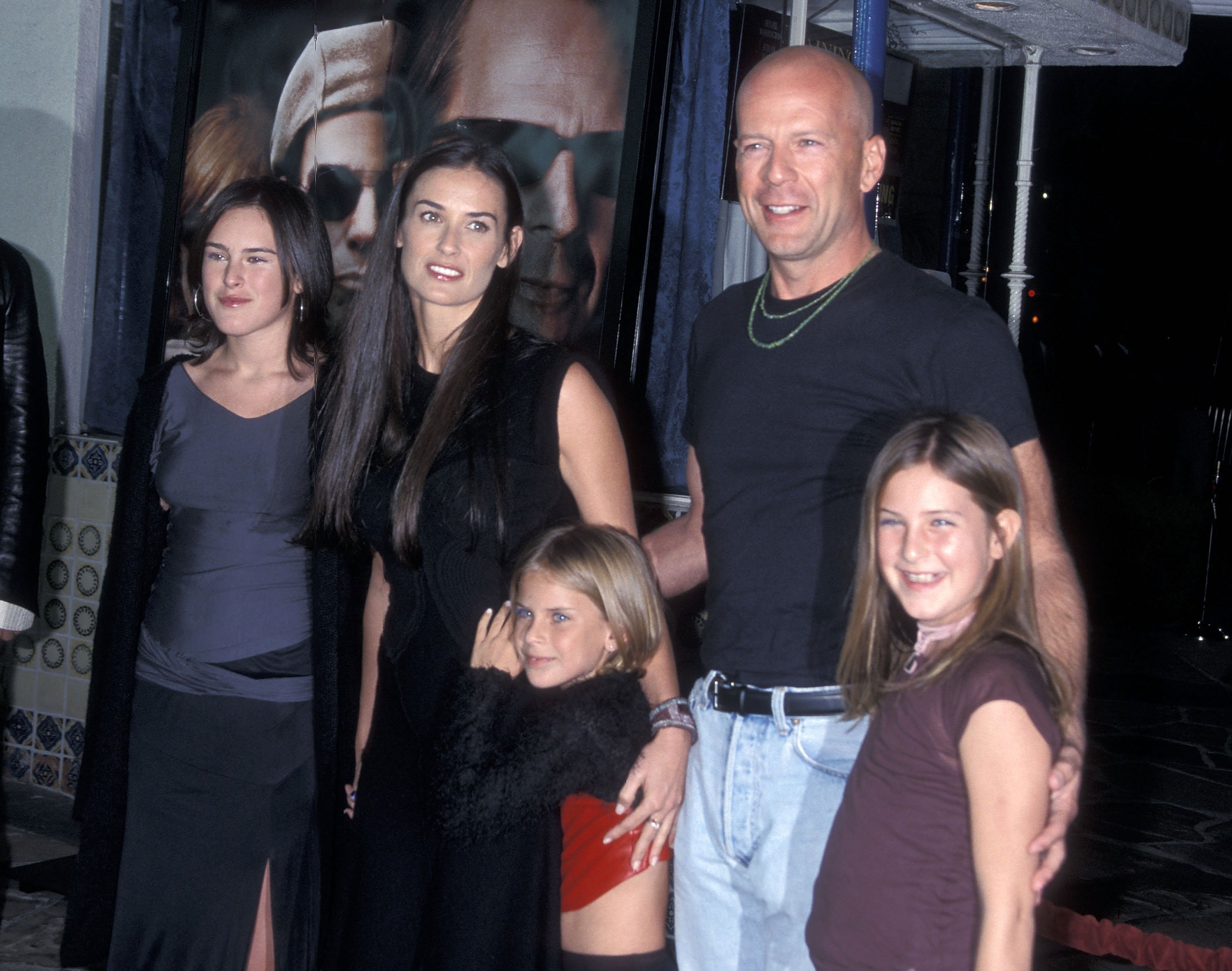 Demi Moore with Bruce Willis and daughters Rumer Willis, Tallulah Willis and Scout Willis during the "Bandits" Westwood premiere at Mann Village Theatre on October 4, 2001 in Westwood, California. | Source: Getty Images