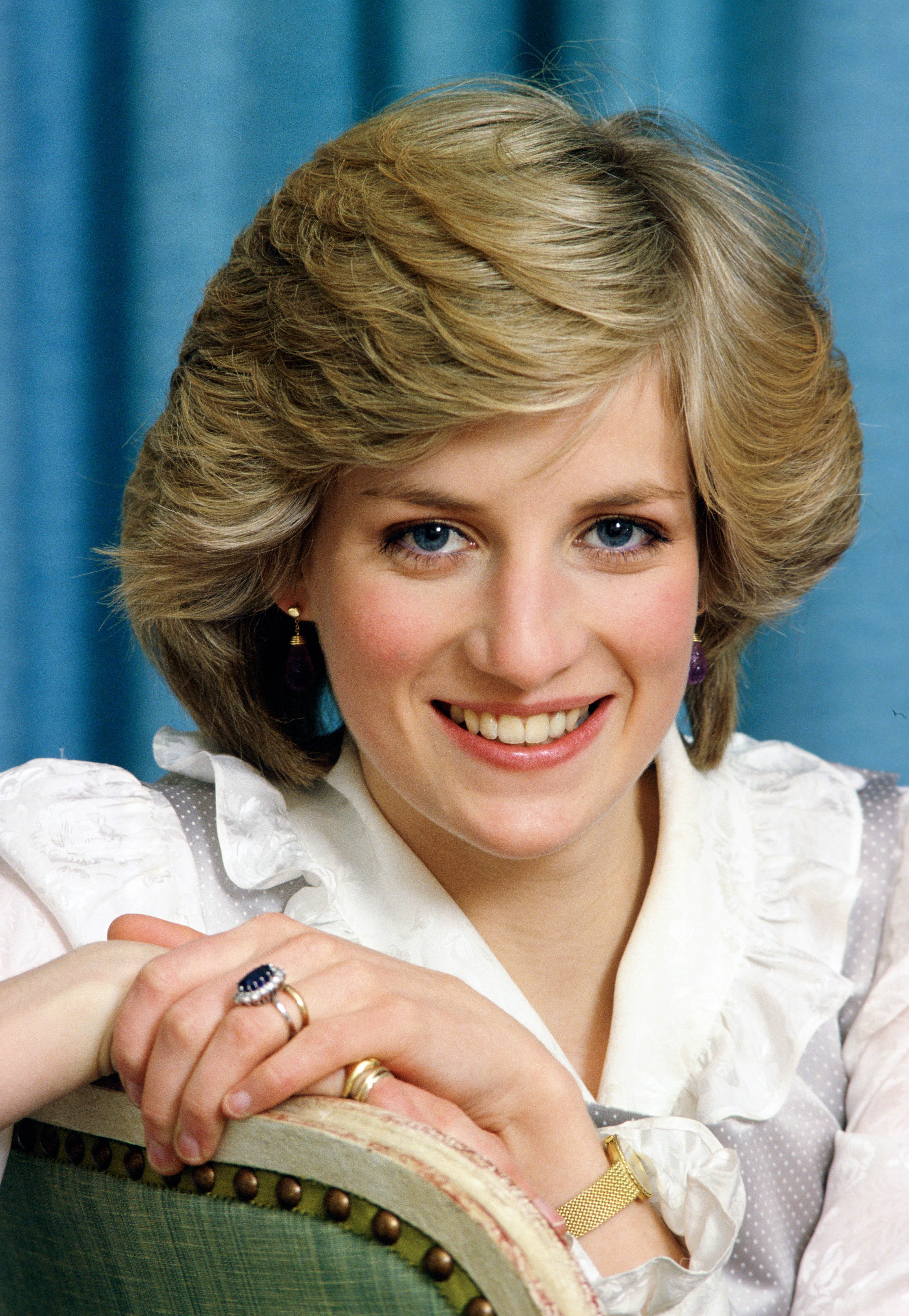 Pictured: Diana, Princess of Wales poses for a photograph at her home in Kensington Palace | Photo: Getty Images