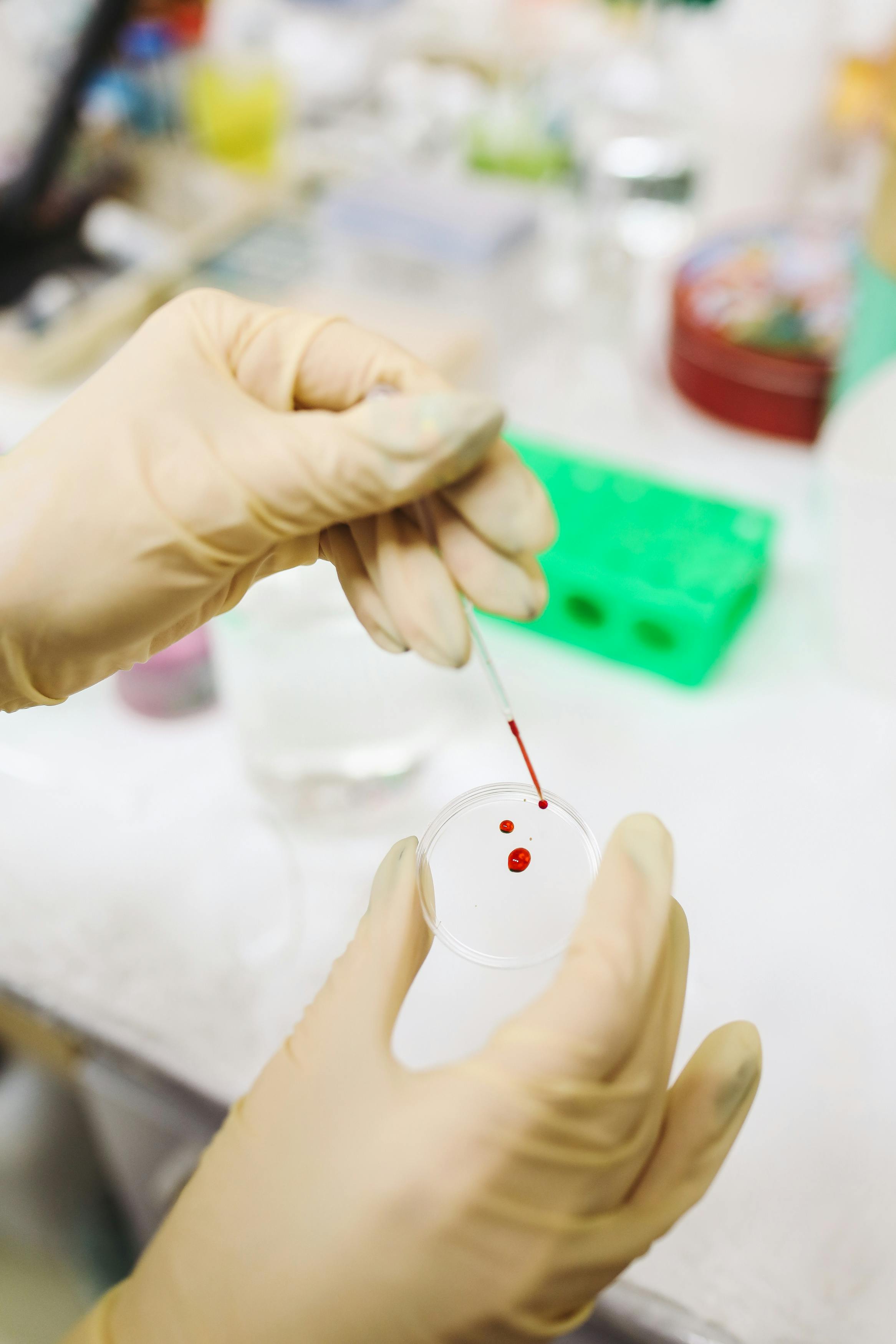 A person doing blood tests in a laboratory | Source: Pexels