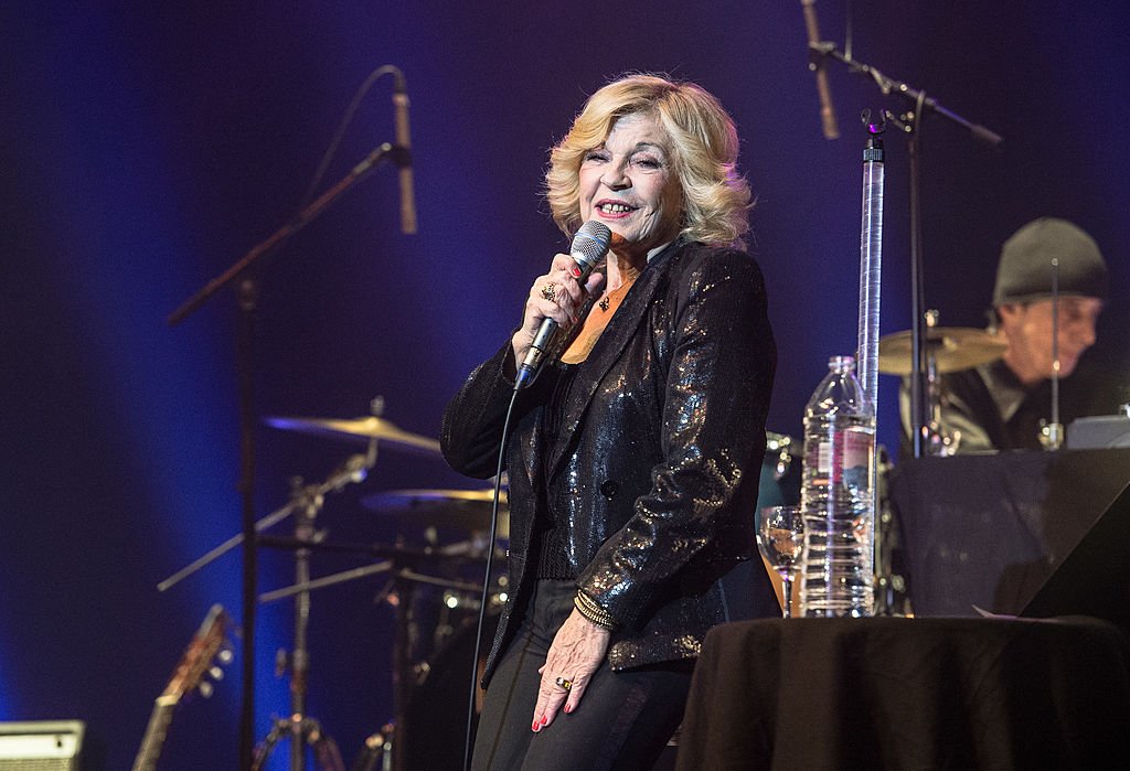Nicoletta se produit au Bataclan le 22 novembre 2013 à Paris, France. | Photo : Getty Images