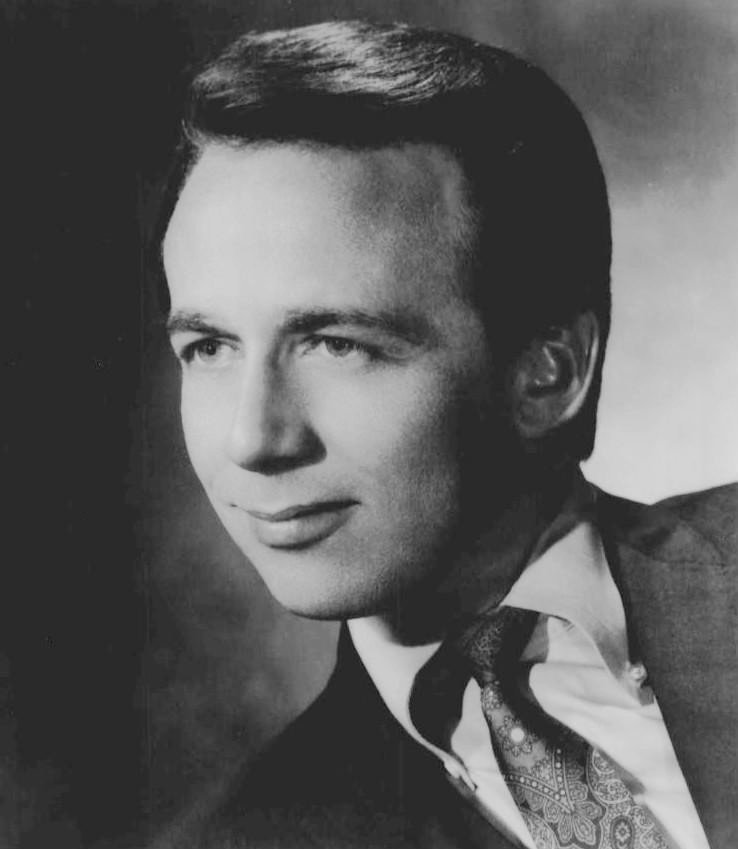  Photo of songwriter and record producer George Richey circa 1967. | Source: Wikimedia Commons