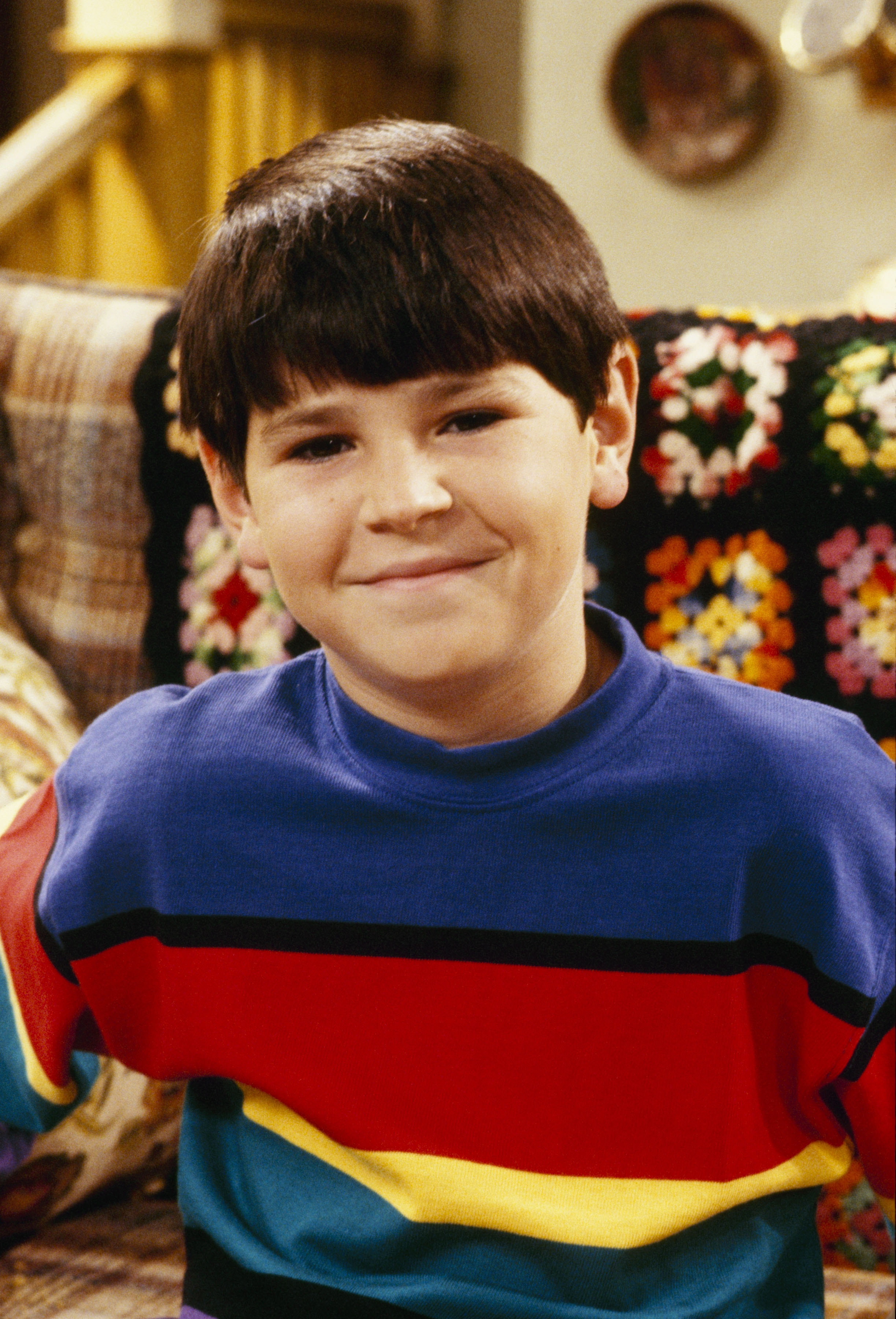 A meeting with Roseanne helped the actor secure the role. In this photo, he posed for "Roseanne" for an episode that aired on September 15, 1992. | Source: Getty Images