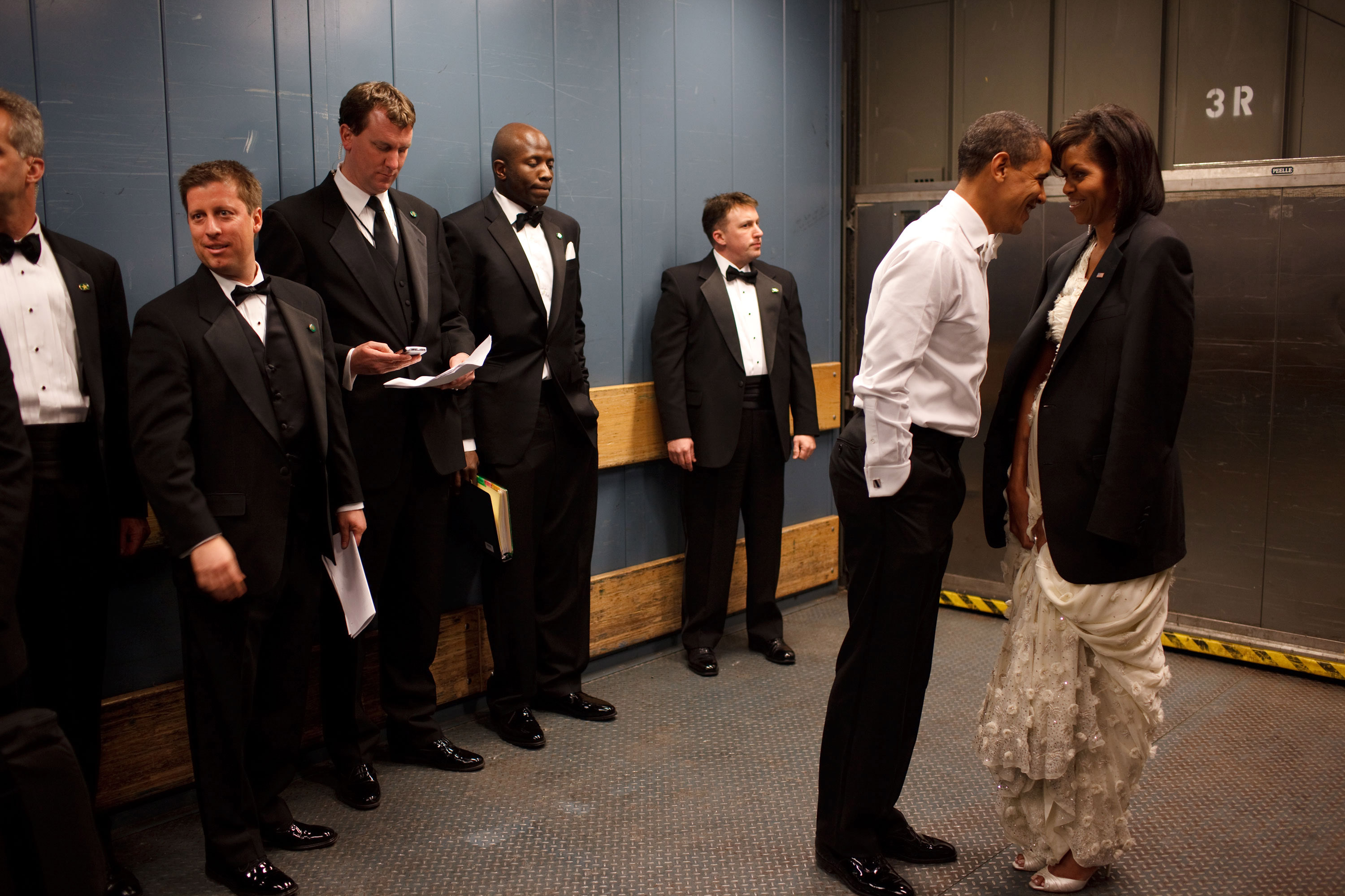 Michelle and Barack Obama leaving the inaugural ball on January 20, 2009, in Washington, D.C. | Source: Getty Images