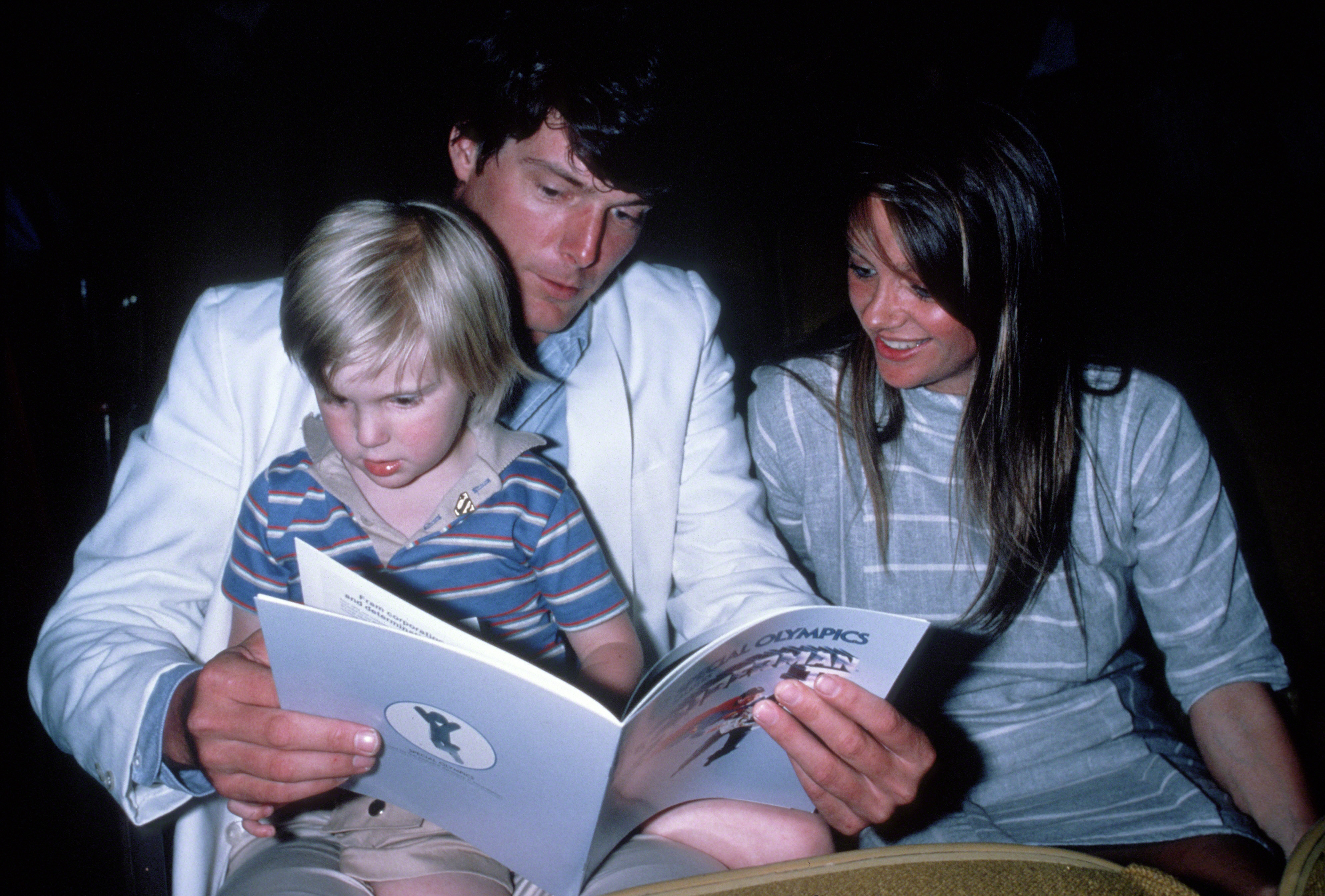 Christopher Reeve with son Matthew Reeve and Gae Exton circa 1983 in New York City | Source: Getty Images