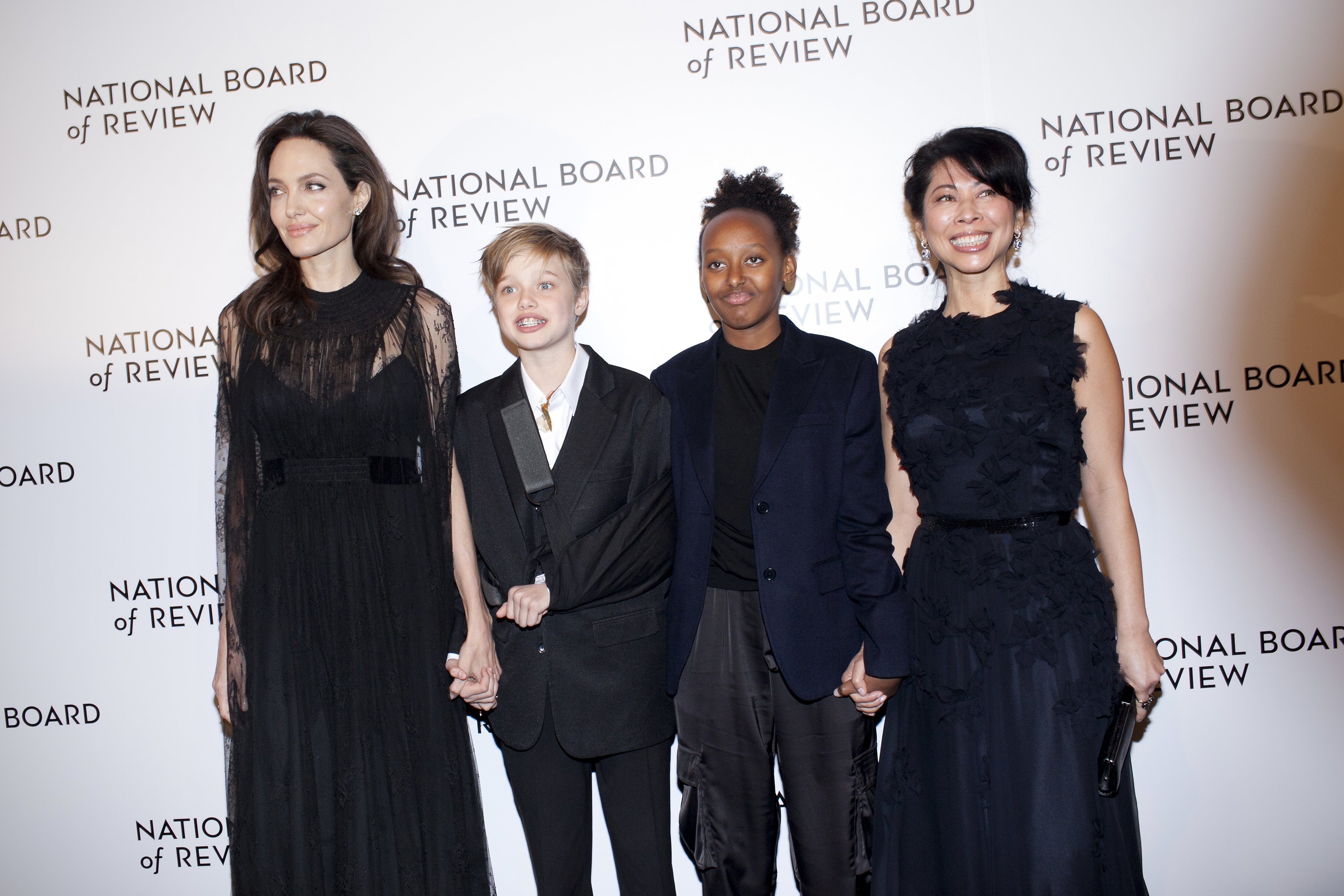 Angelina Jolie, Shiloh Jolie-Pitt, Zahara Jolie-Pitt, and Loung Ung at The National Board of Review Awards Gala in New York, on Jan 9, 2018 | Source: Getty Images