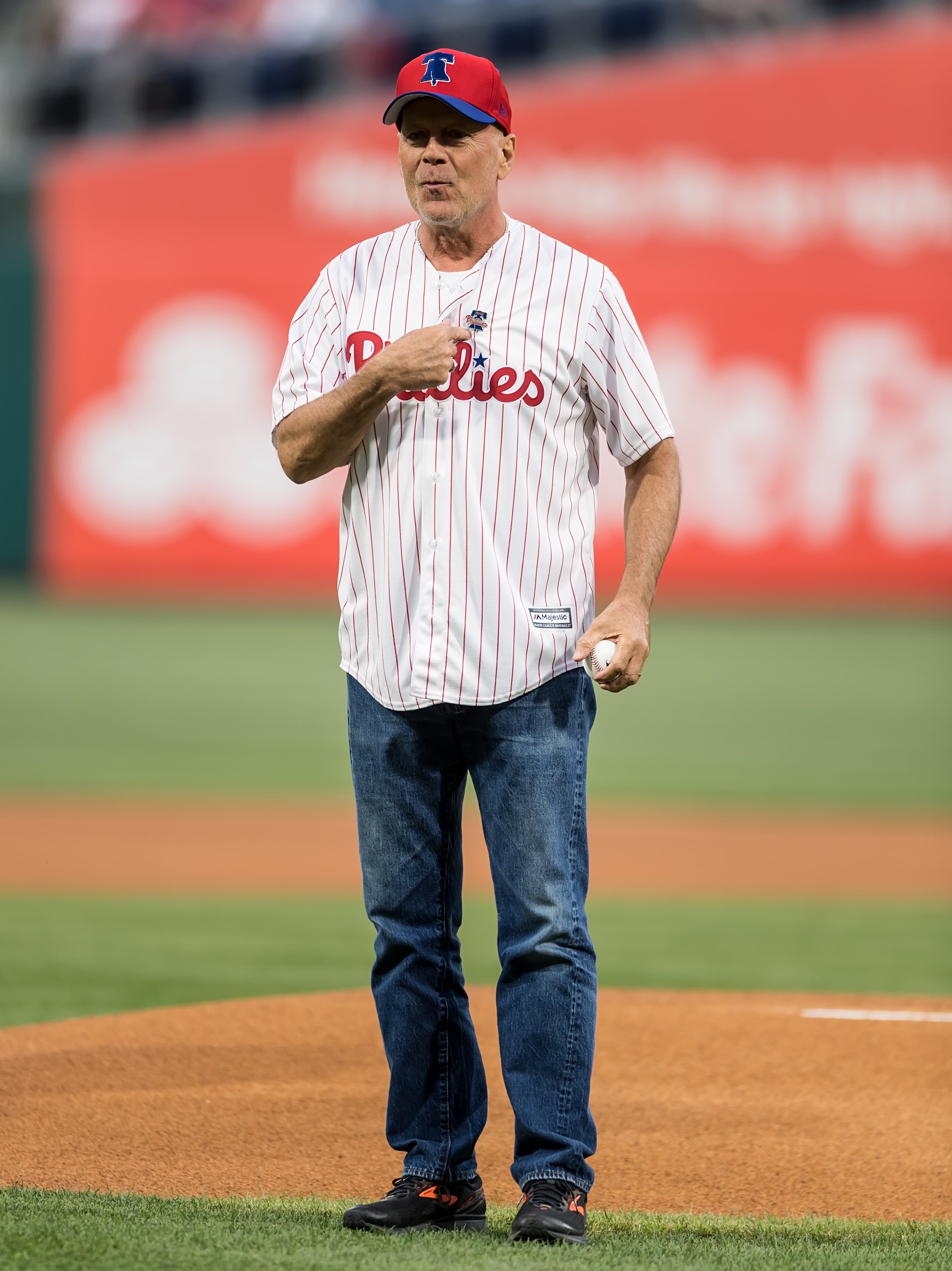 Bruce Willis throws ceremonial pitch at the Milwaukee Brewers v Philadelphia Phillies game at Citizens Bank Park on May 15, 2019, in Philadelphia, Pennsylvania. | Source: Getty Images. 