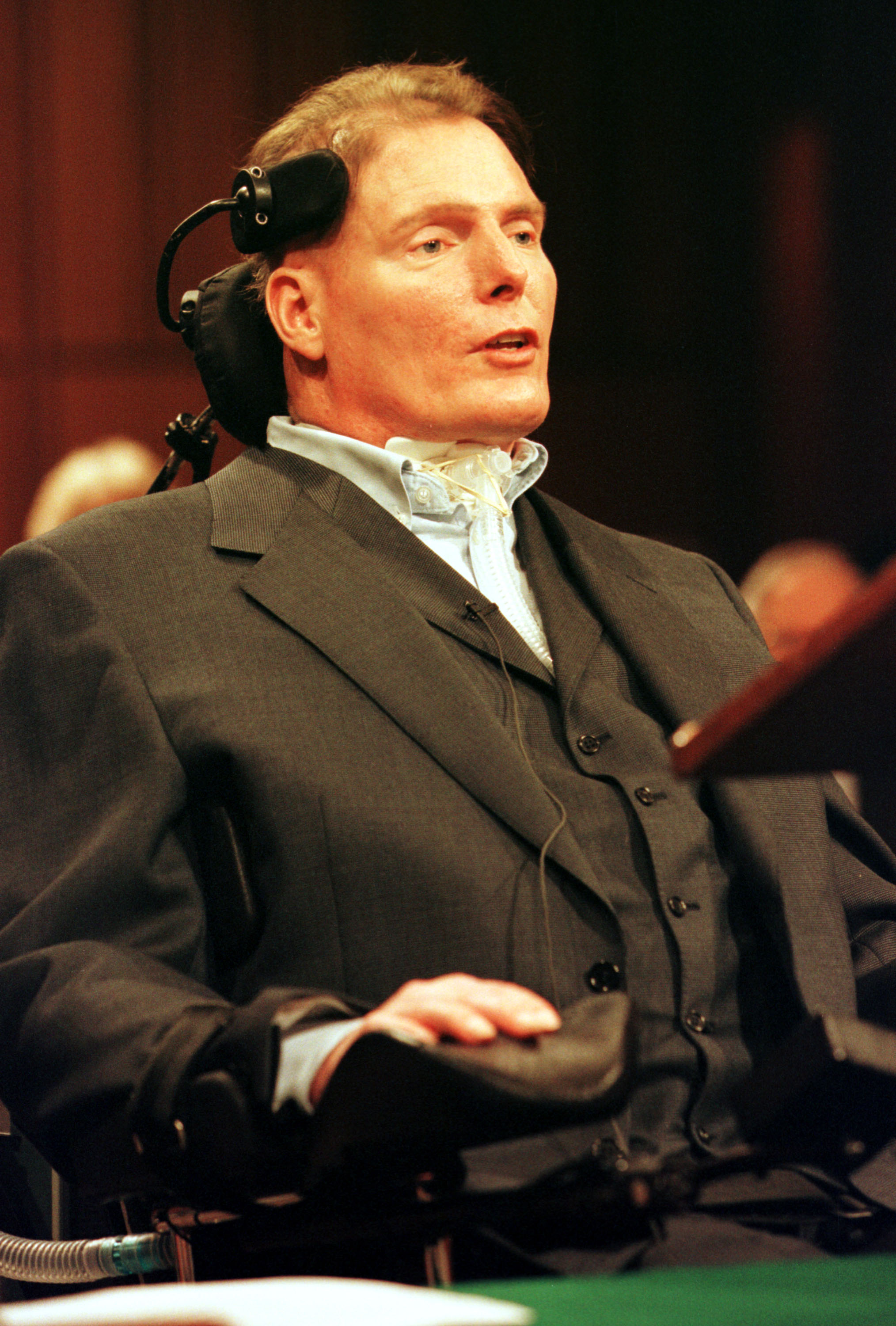 Christopher Reeve testifies during a hearing on stem cell research on April 26, 2000, on Capitol Hill in Washington, D.C. | Source: Getty Images