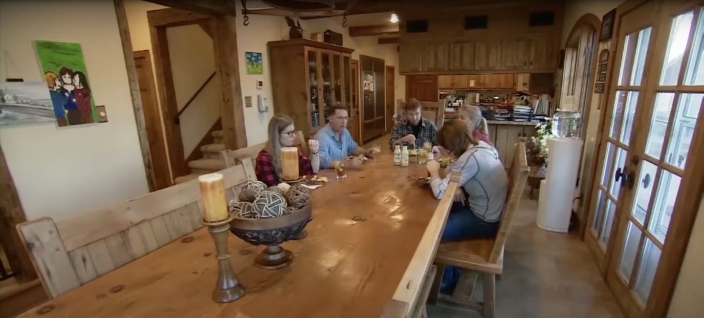 Picture of the dinning room inside Chuck Norris ranch | Source: Youtube.com/TODAY