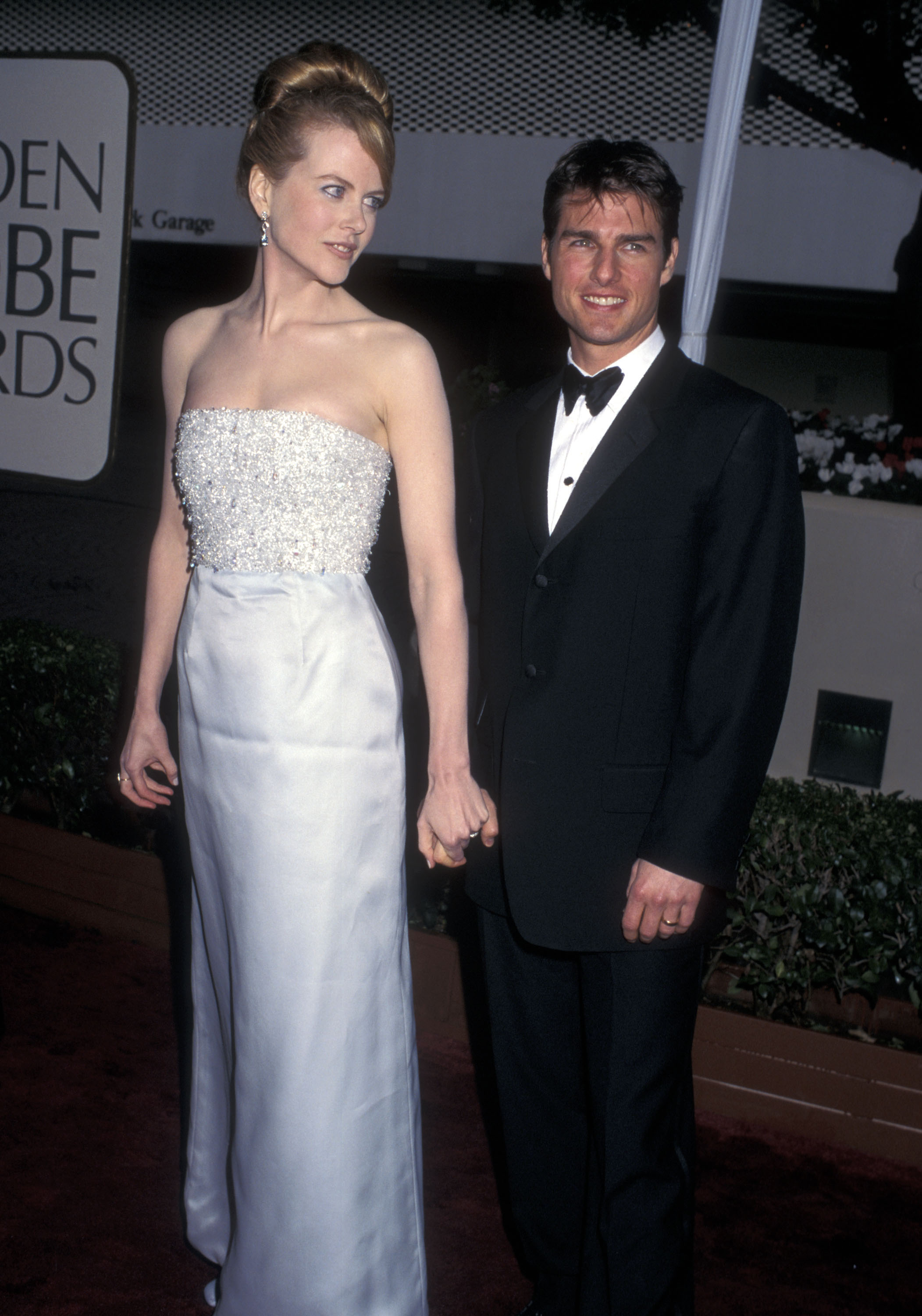 Nicole Kidman and Tom Cruise at the 53rd Annual Golden Globe Awards on January 21, 1996, in Beverly Hills, California | Source: Getty Images
